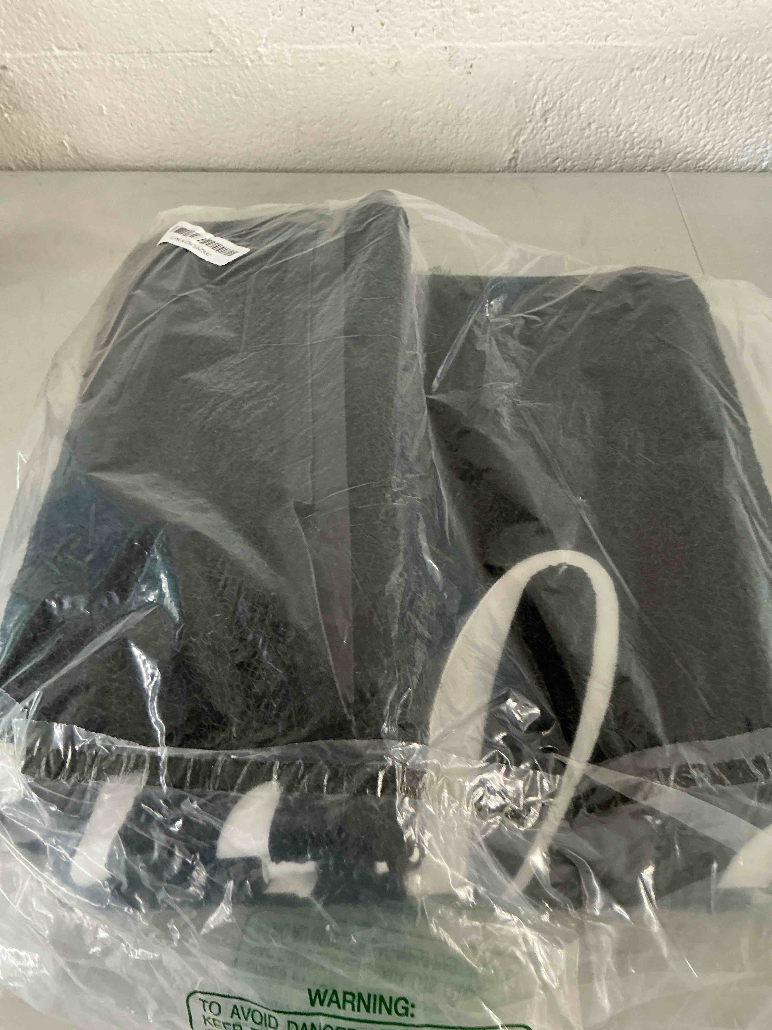 https://s3.amazonaws.com/lotting-images-prod/NonstopDeals/TEA2147149_1752355570428.jpeg