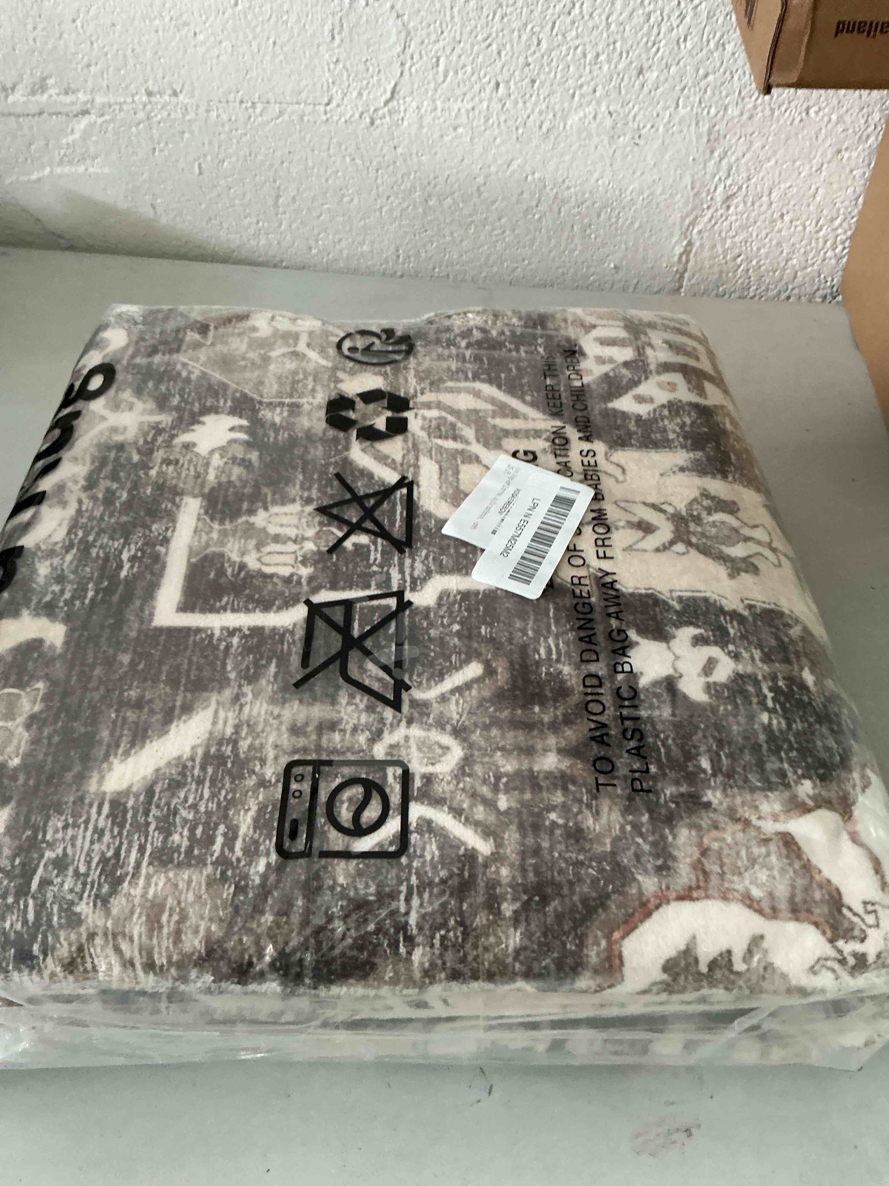 https://s3.amazonaws.com/lotting-images-prod/NonstopDeals/TEA2148261_1753287116706.jpeg