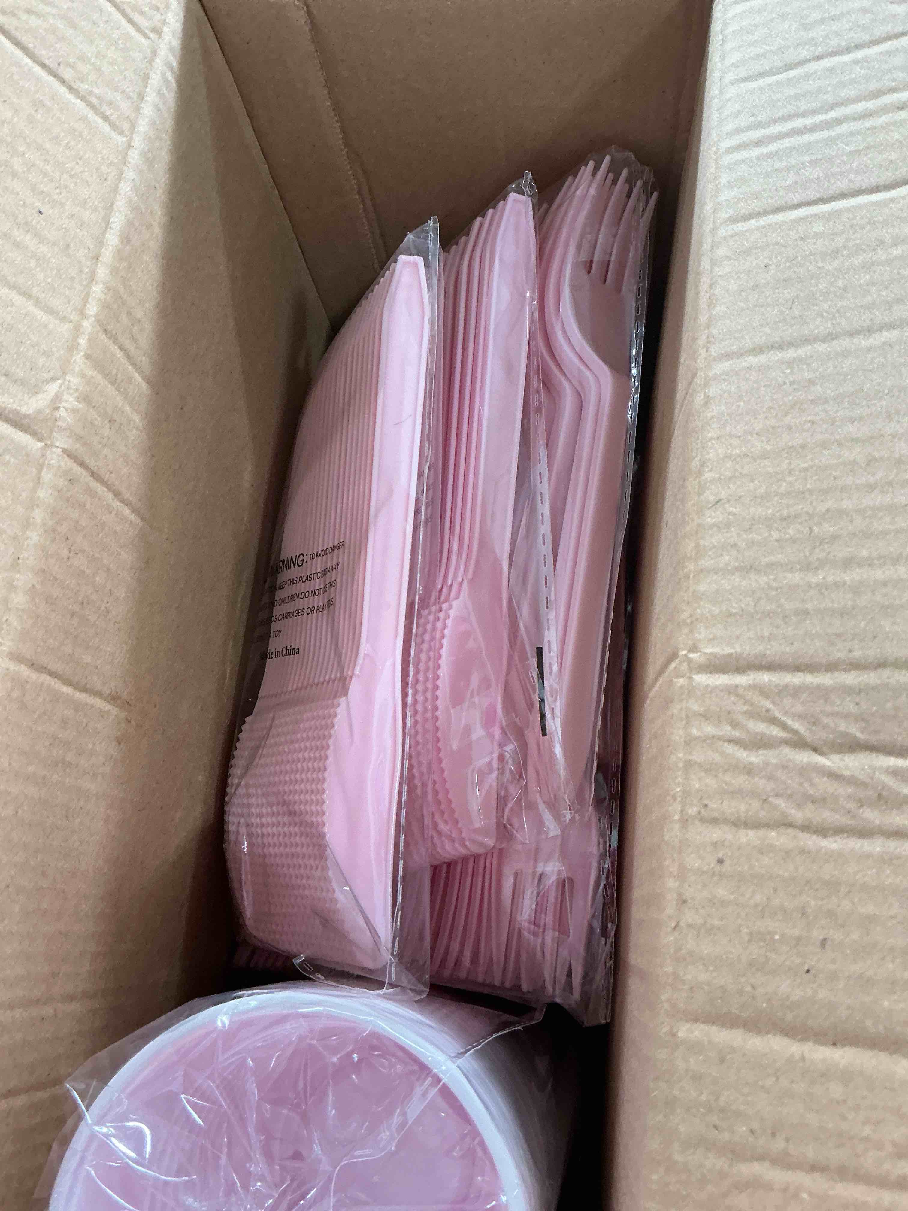 Condition photo showing New/Like New for MirthMood 350pcs Pink Plates Disposable Including Pink Plastic Plates, 12OZ Cups, Plastic Cutlery and Napkins Serve 50 Guests for Spring Wedding,Birthday Party Dinner,Valentine's Day