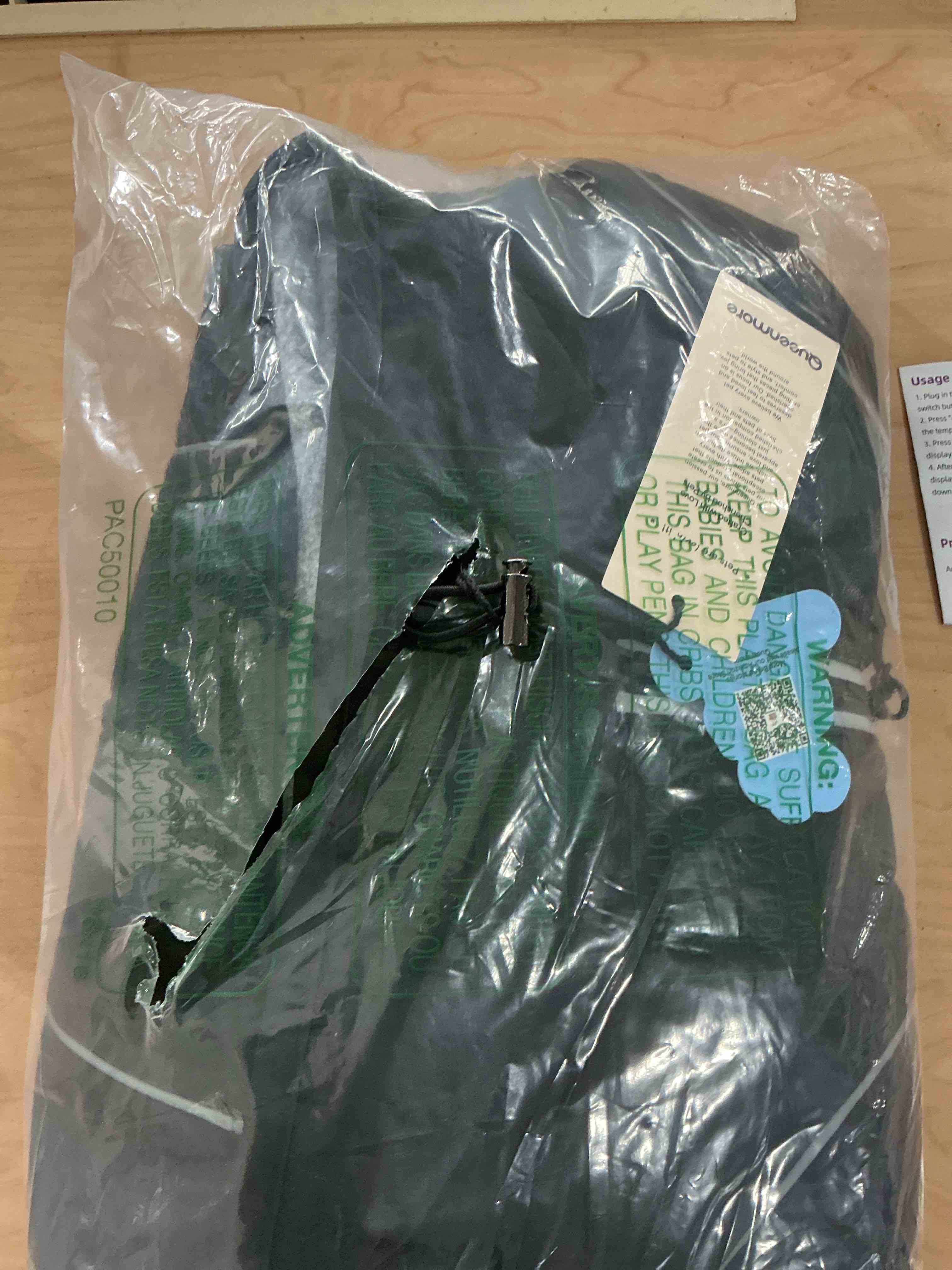 Condition photo showing Good Condition for Queenmore Winter Dog Coat Warm Dog Jacket Vest Waterproof Puffer Fleece Snowsuit Adjustable Buckle Leash Hole Reflective Cold Weather Parka for Small Medium Large Dogs Girl Boy Black L Large Black