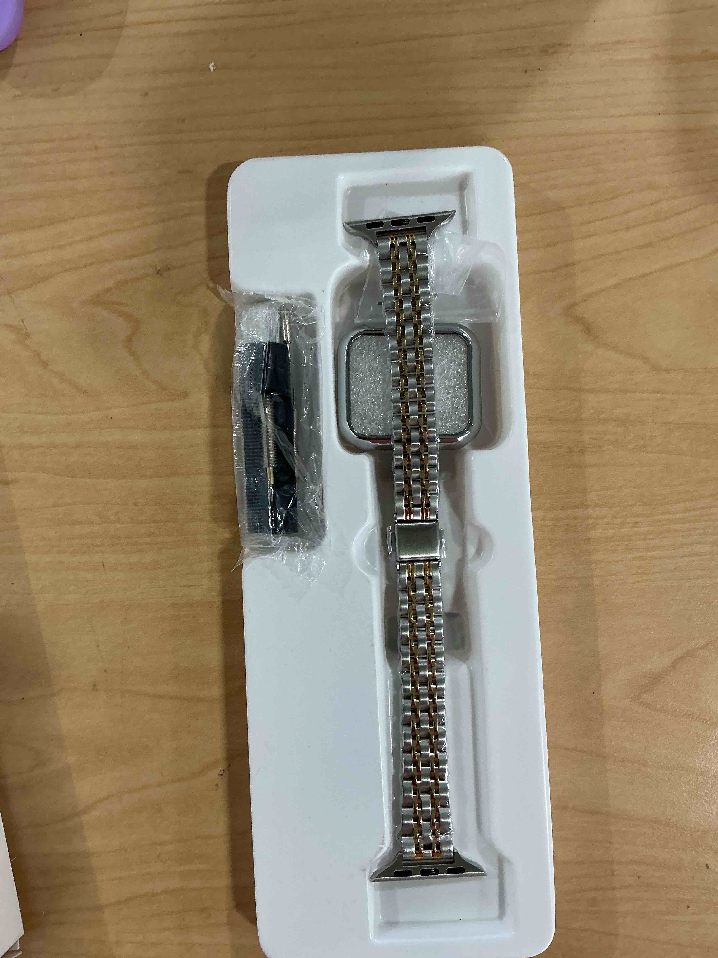 Condition photo showing New/Like New for Slim Watch Band Compatible with Apple Watch 41mm 45mm 42mm 44mm 40mm 38mm Metal Stainless Steel Watchband Suitable for iWatch 10/9/8/7/6/5/4/3/2/1/SE Series Women Luxury Strap 38mm 40mm 41mm Silver and Gold
