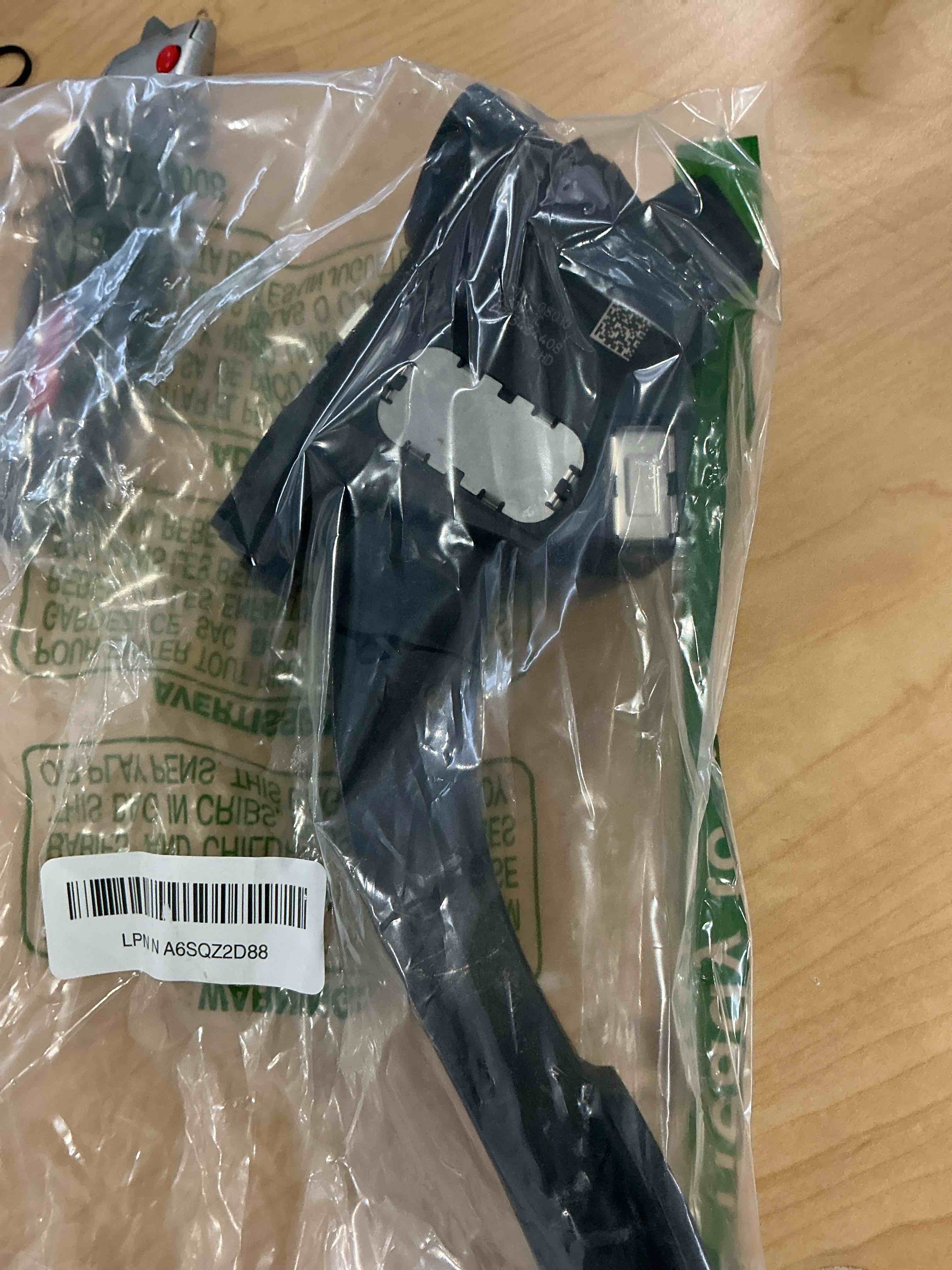 Condition photo showing New/Like New for Accelerator Pedal w/Position Sensor for Toyota 2007 Camry 2008-2013 Highlander 2009-2015 Venza 2011-2015 Sienna 2014 Matrix,Lexus 2012-2014 RX350 2010-2014 RX450h 2007-2012 ES350 APS258