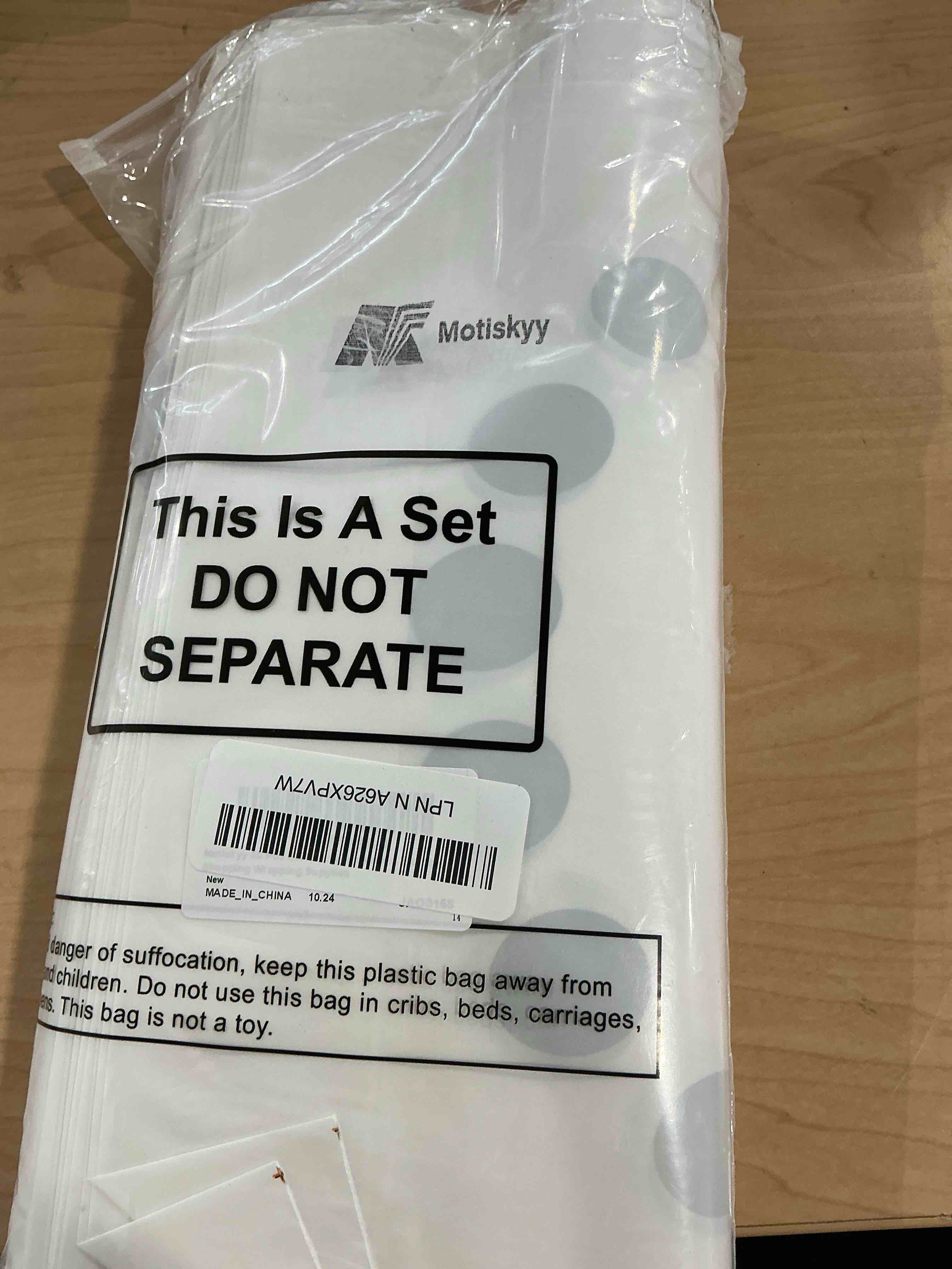 Condition photo showing New/Like New for Motiskyy 50 Pcs Valentines Day Plastic Gift Bags Bulk with Handle 12 x 15 Inch Heart Treat Bag Winter Snowman Goodie Bag Easter Shopping Bags for Party Favors Small Business(Snowman,12 x 15 Inch)