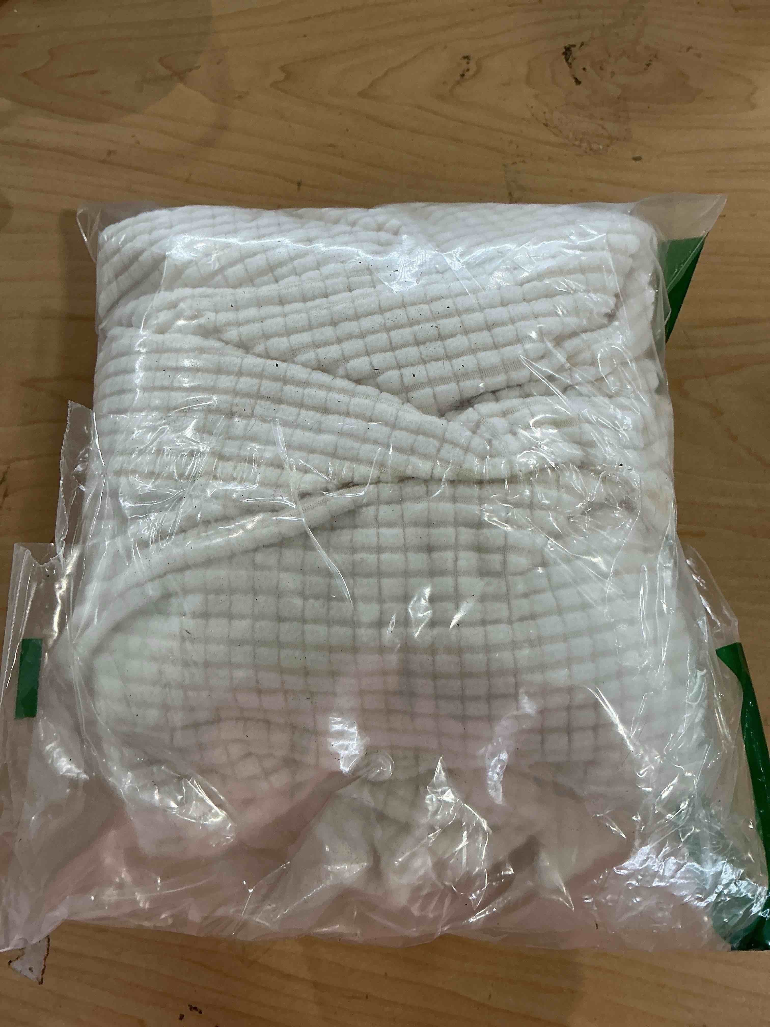 Condition photo showing Good Condition for uxcell Ottomen Cover Round, Jacquard Ottomen Slipcover with Elastic Bottom Fit 50cm-58cm/19.7"-22.8" Diameter, Stretchable Footrest Stool Covers for Furniture Protector, White White 50cm-58cm/19.7"-22.8"