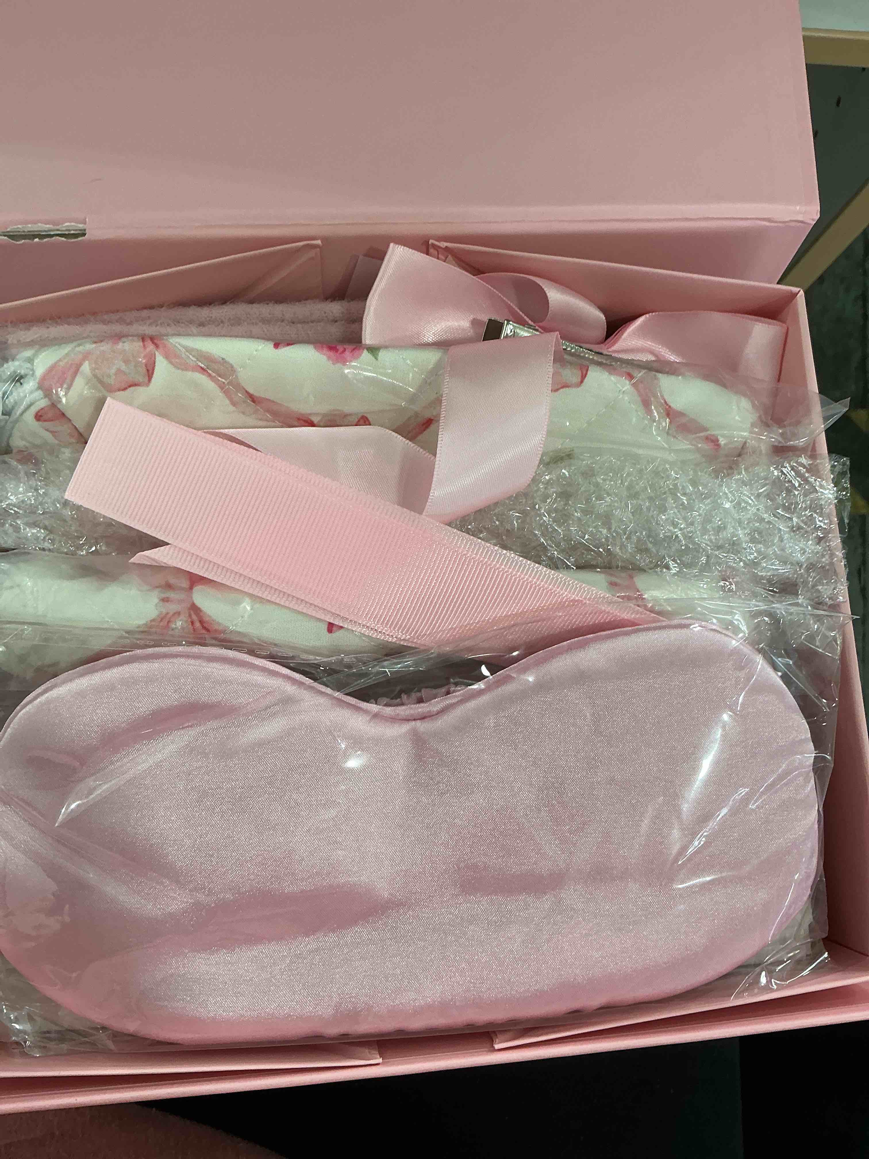 Condition photo showing New/Like New for Skylety Pink Bow Floral Gift Baskets for Teen Girls, Women Valentines Galentine's Gifts Trendy Stuff Coquette Bow Teen Girl Birthday Box Gift for Her, Sister Friend Women Sweet 16th 18th 21st Box Set