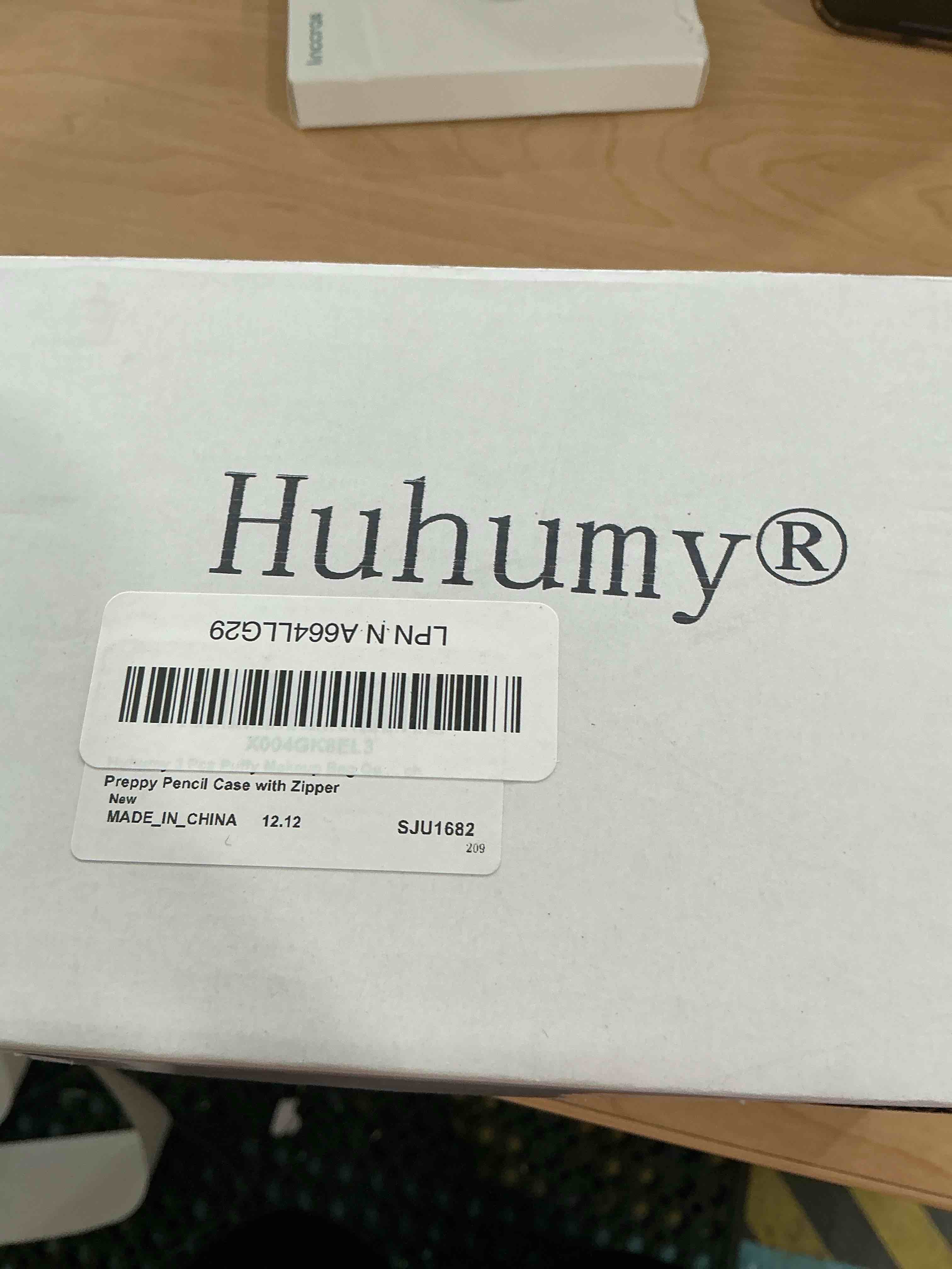 Condition photo showing Good Condition for 3 Pcs Puffy Makeup Bag Quilted Cosmetic Pouch for Women Cute Checkered Travel Toiletry Bag Puffer Makeup Organizer Purse Pouch Preppy Pencil Case with Zipper Checkered Black