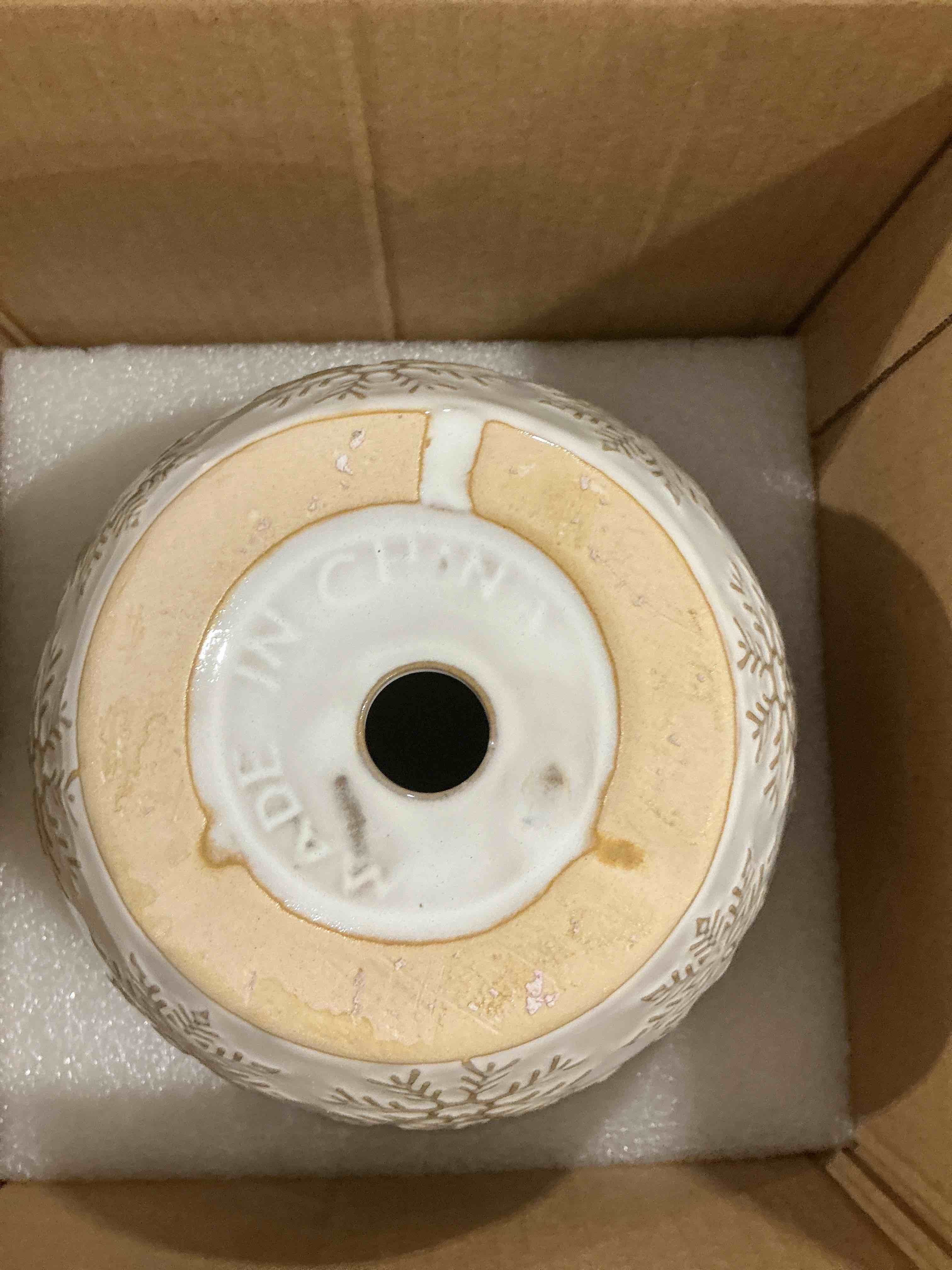 Condition photo showing New/Like New for 6.9 Inch Plant Pot with Drainage Hole and Saucer Ceramic Planter for Indoor Plant Flower Pot for Orchid Succulents Plants White 6 Inch Snowflakes White