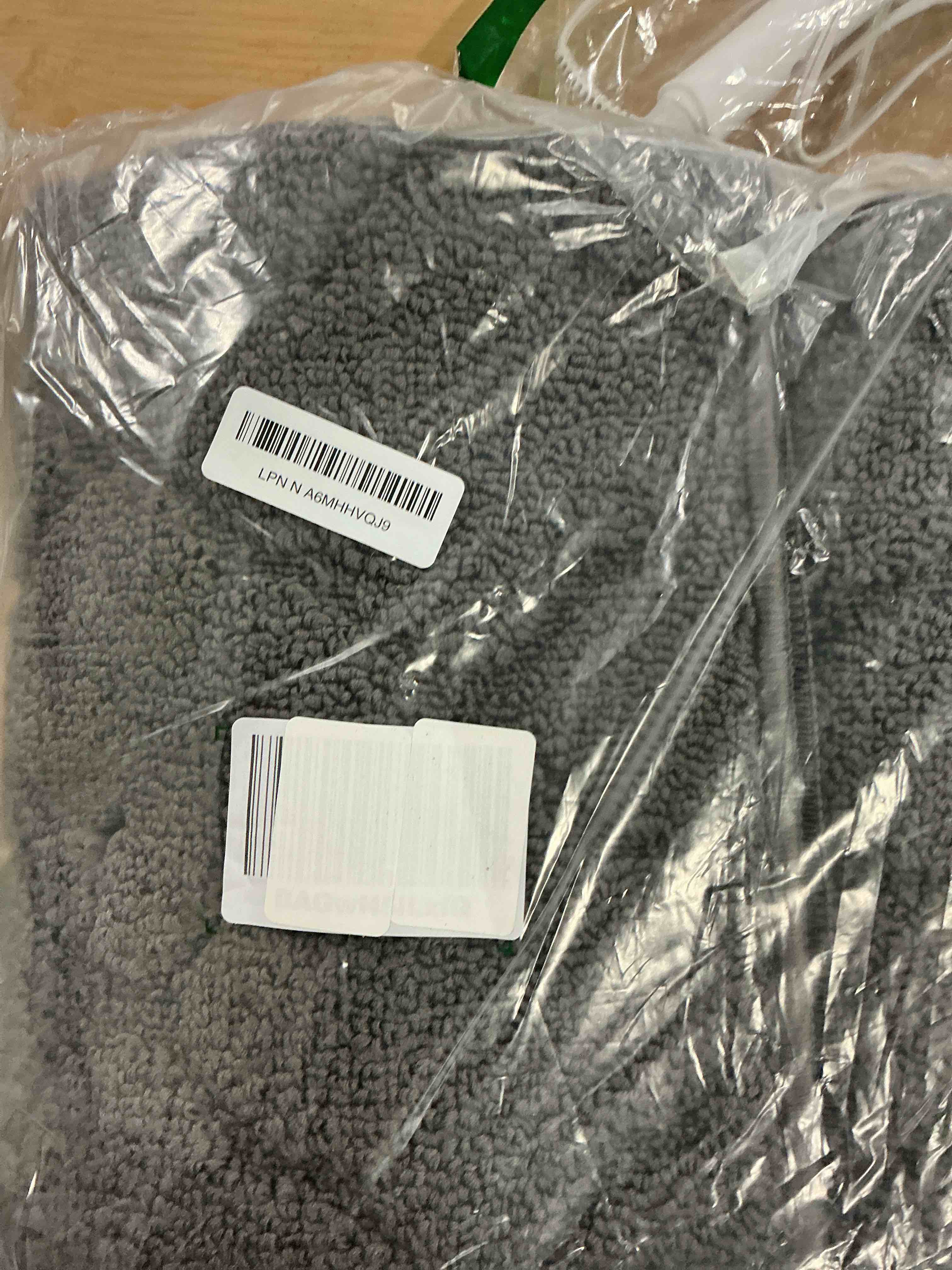 Condition photo showing Good Condition for Timo Indoor Door Mat, Front Door Rug 24"x36" Rubber Backing Non Slip Absorbent Door Mats, Resist Dirt Entrance Doormat Inside Floor Mats for Entryway, Machine Washable Low-Profile Doormat, Grey 24"x36" Snowflake Grey