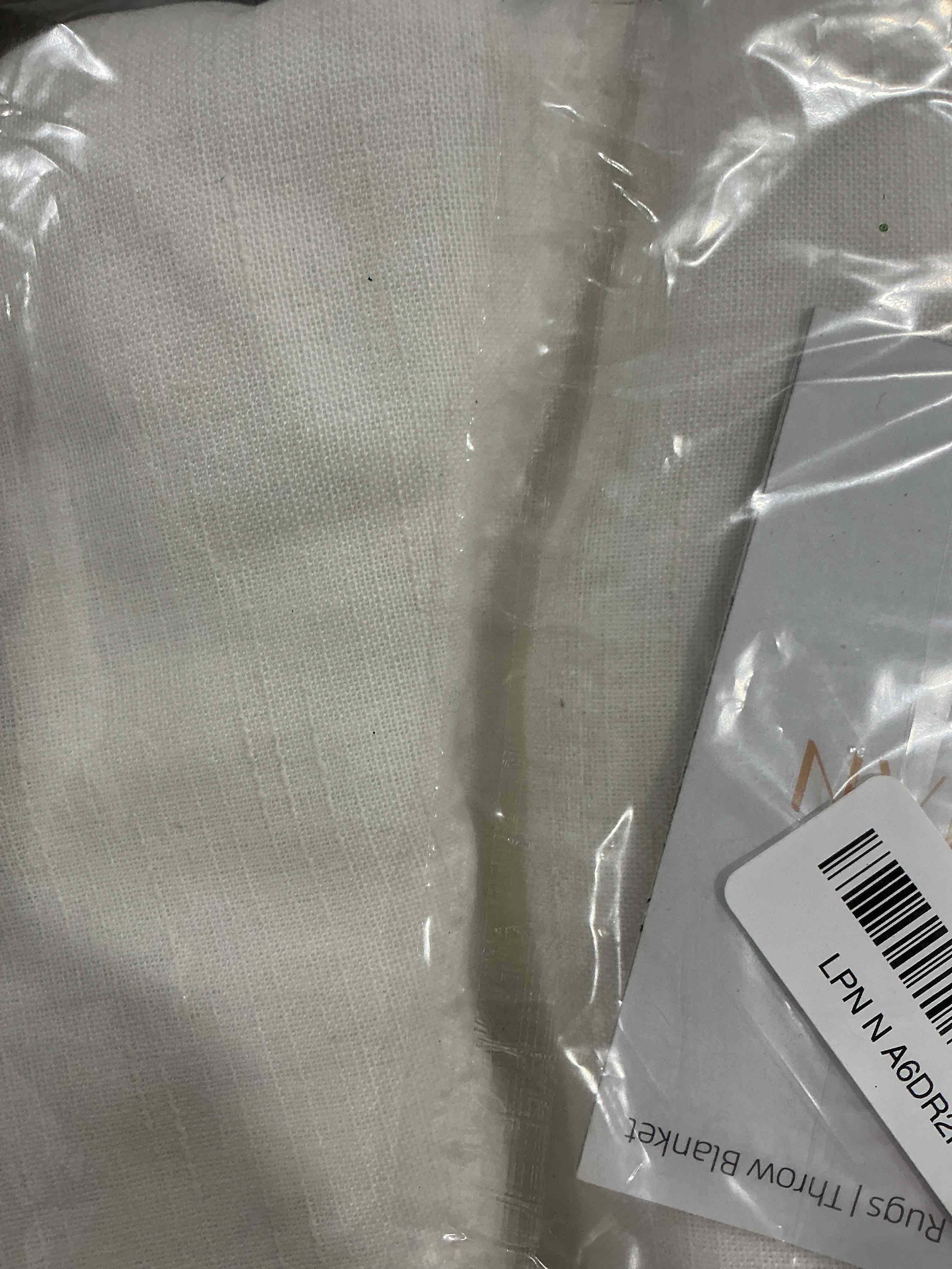 Condition photo showing New/Like New for jinchan Off White Linen Blend Curtains 84 inch Length 2 Panel for Bedroom Bathroom, Cottage Core Style 38 inch Wide Drapes with Rod Pocket Back Tab(38W x 84L, Off White) 38"W x 84"L (Pack of 2) *Off White