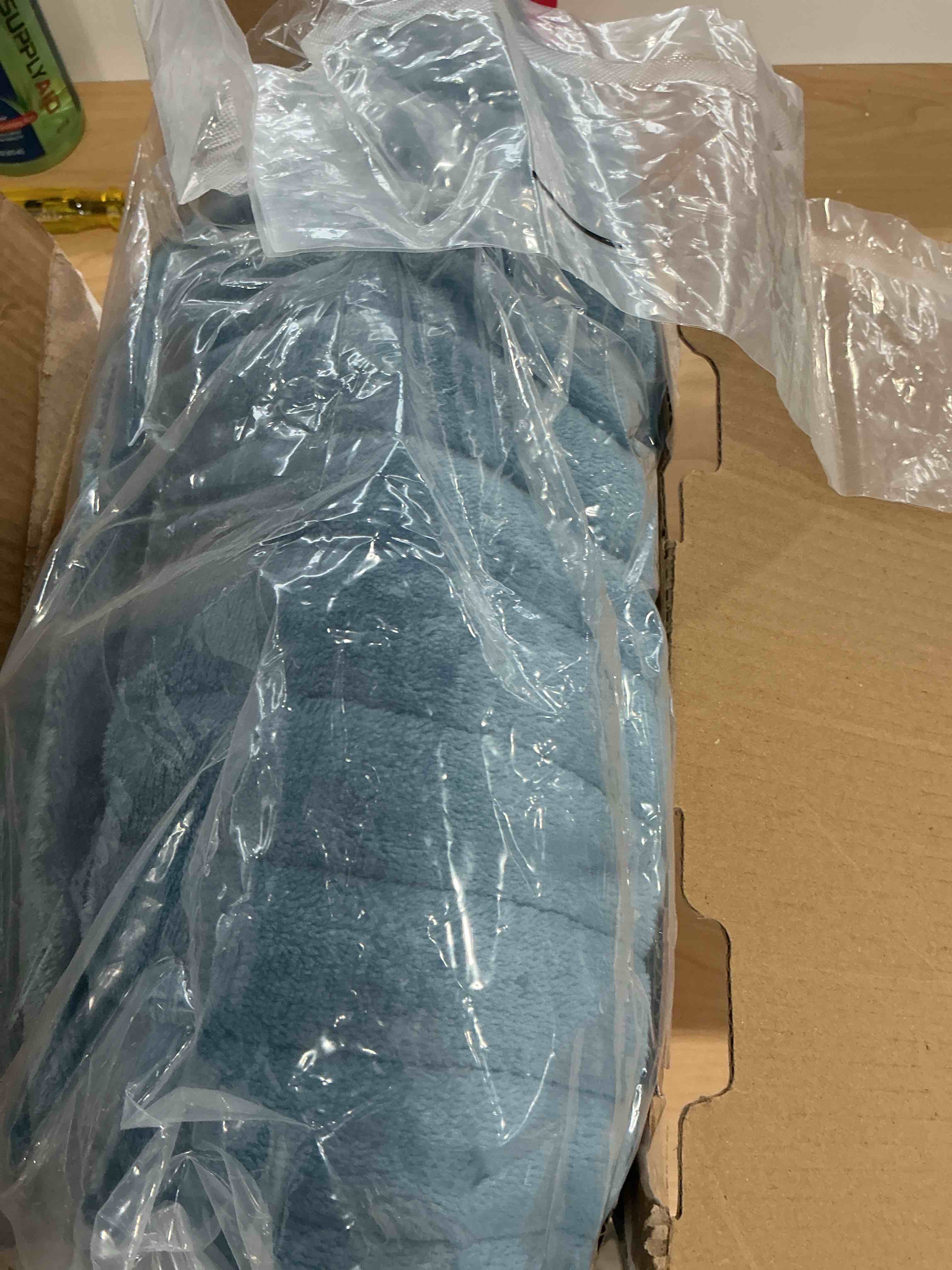 Condition photo showing Good Condition for Homemate Heated Blanket Electric Throw - 50"x60" Heating Blanket Throw 1/2/4/6/8 Hours Auto-Off 10 Heat Level Over-Heat Protection Flannel Sherpa ETL Certification