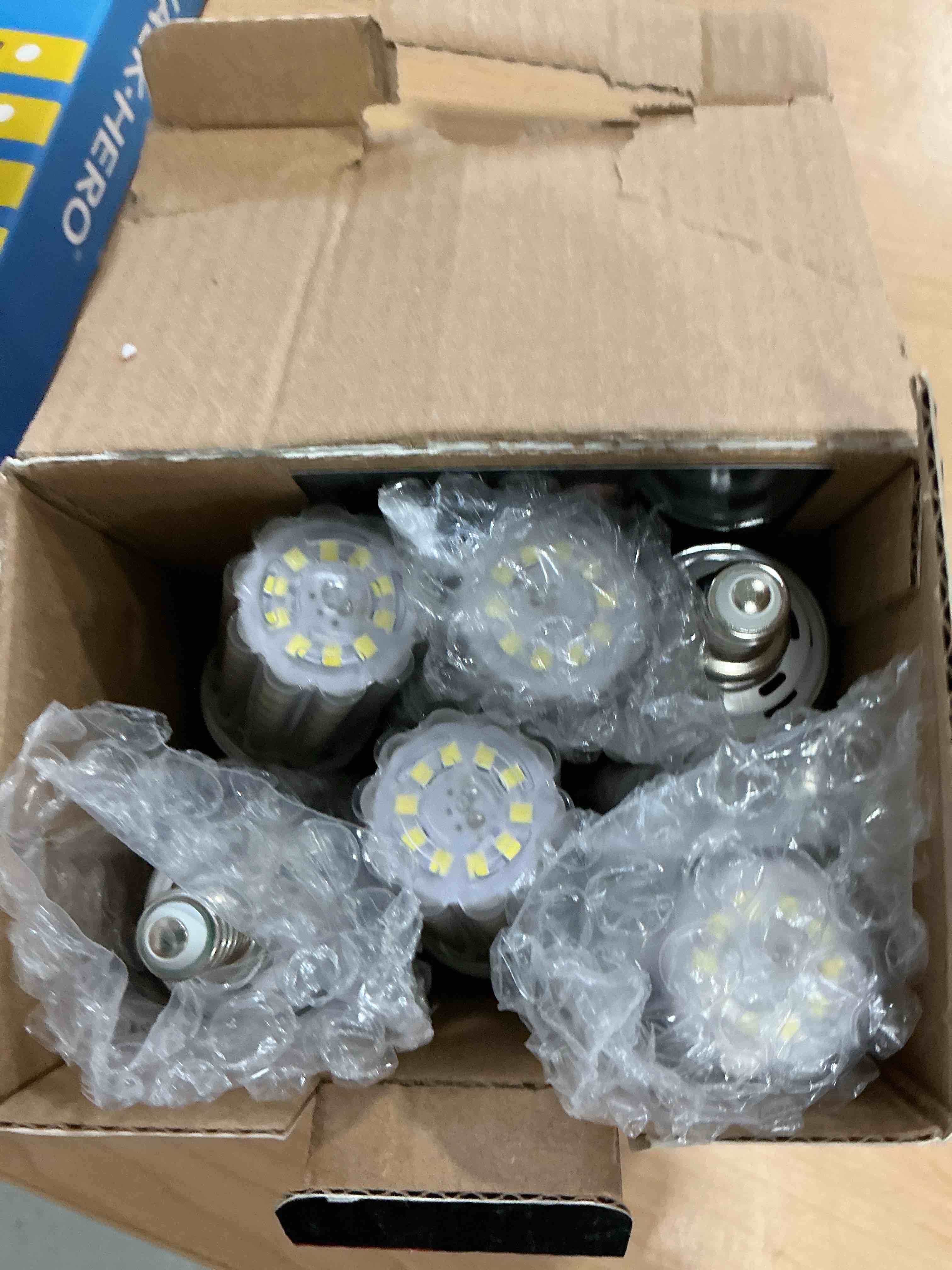 Condition photo showing New/Like New for E12 LED Bulb, 6pcs 20W LED Corn Light Bulb 150W Equivalent 2500Lumen 6500K Cool Daylight White Non-Dimmable LED Candelabra Light Bulbs for Ceiling Fan Home Kitchen Bathroom Indoor 20W-E12-6500K