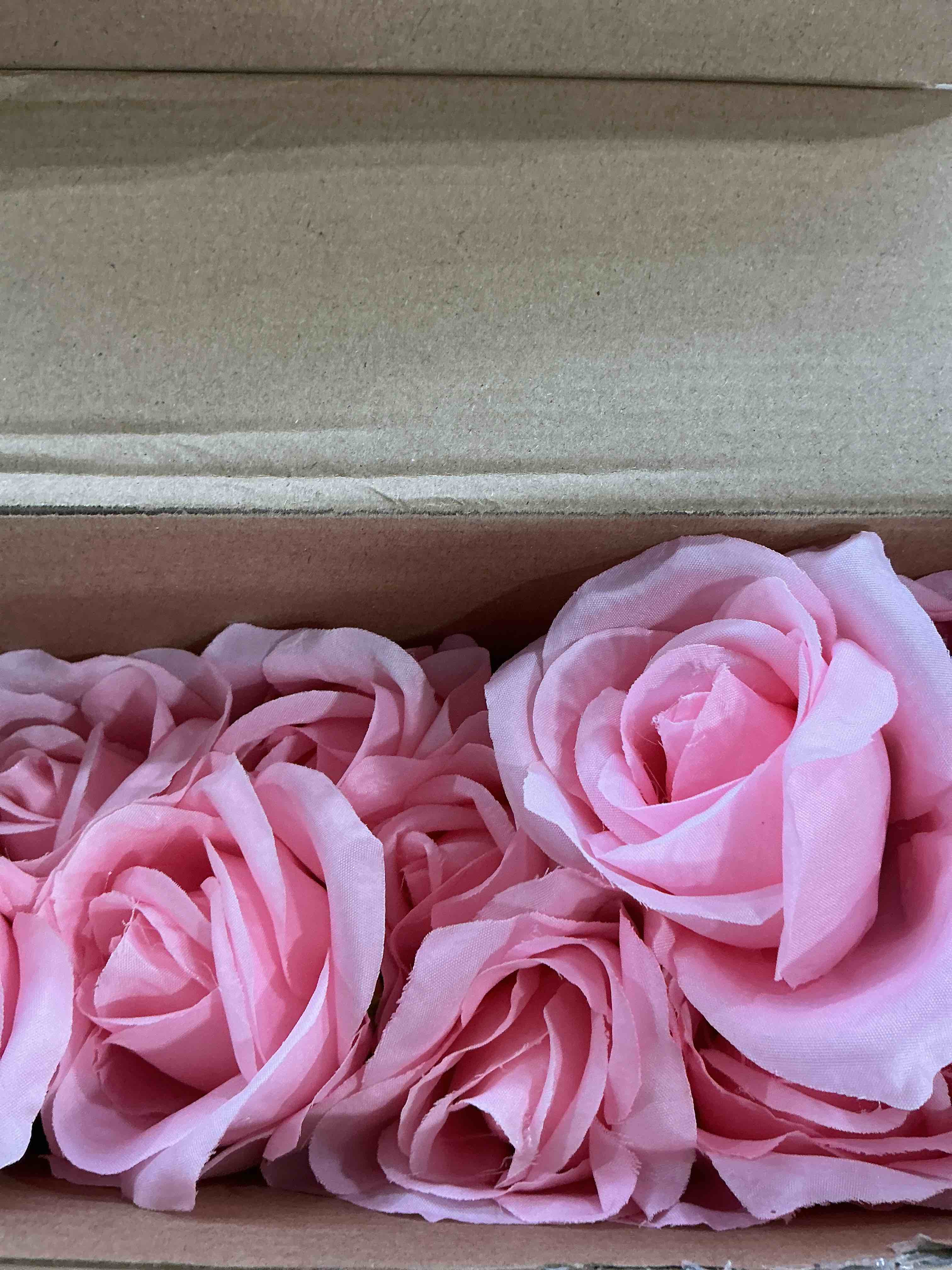 Condition photo showing New/Like New for Hotop 20 Pcs Artificial Rose Flowers with Long Stem,Real Touch Silk Realistic Plastic Bouquet Roses Bulk for Home Decor Bridal Wedding Party Table Centerpieces Decorations(Pink)