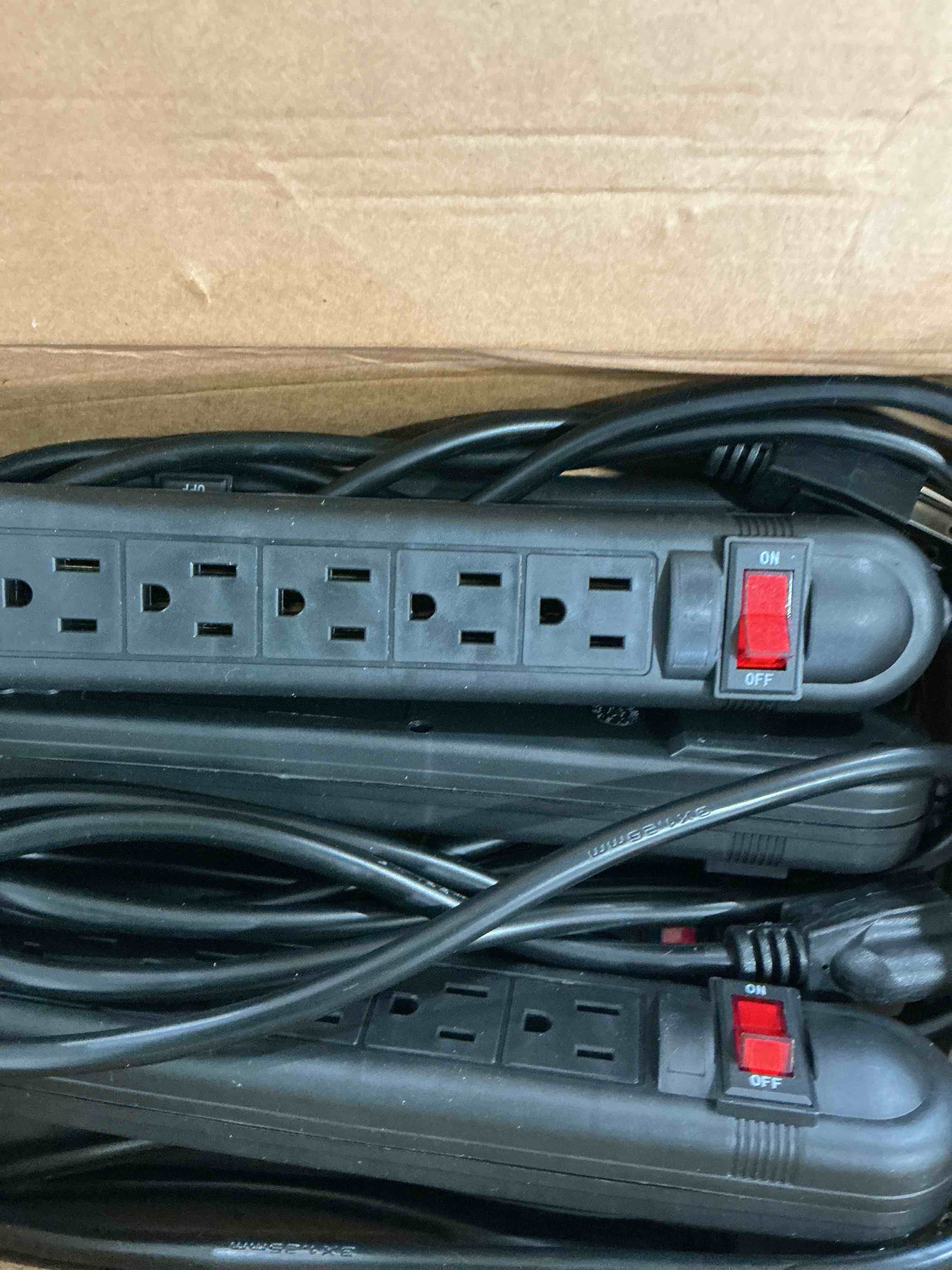 Condition photo showing New/Like New for 6 Pack 6 Outlet Power Strip 4 ft Flat Plug Overload Protection Power Strips for Home Office(Black)