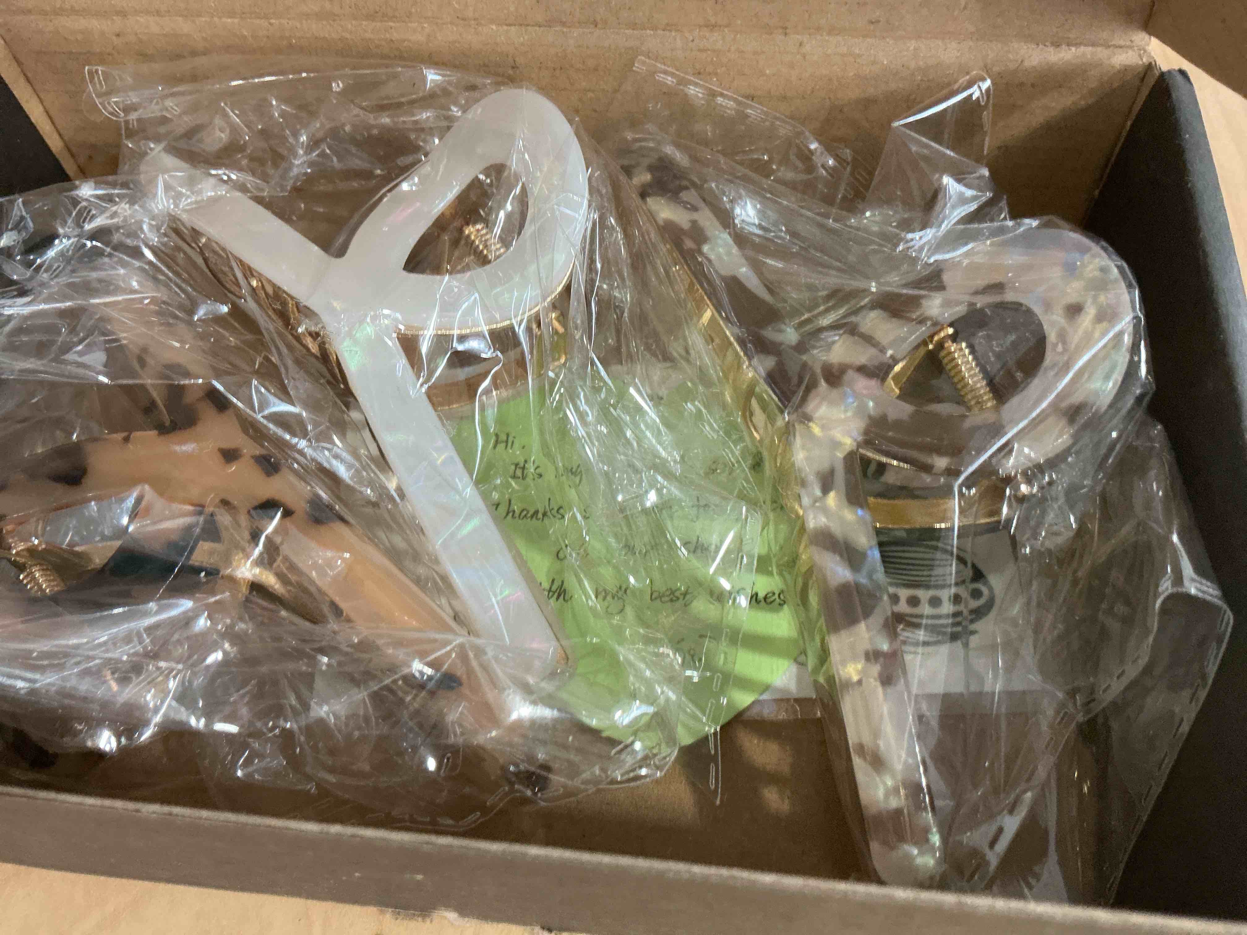 Condition photo showing New/Like New for Big Butterfly Claw Hair Clips for Women - 4.5" Acetate & Metal Hair Accessories for Long, Thick Hair (3 Pcs) AcetateHairClip3