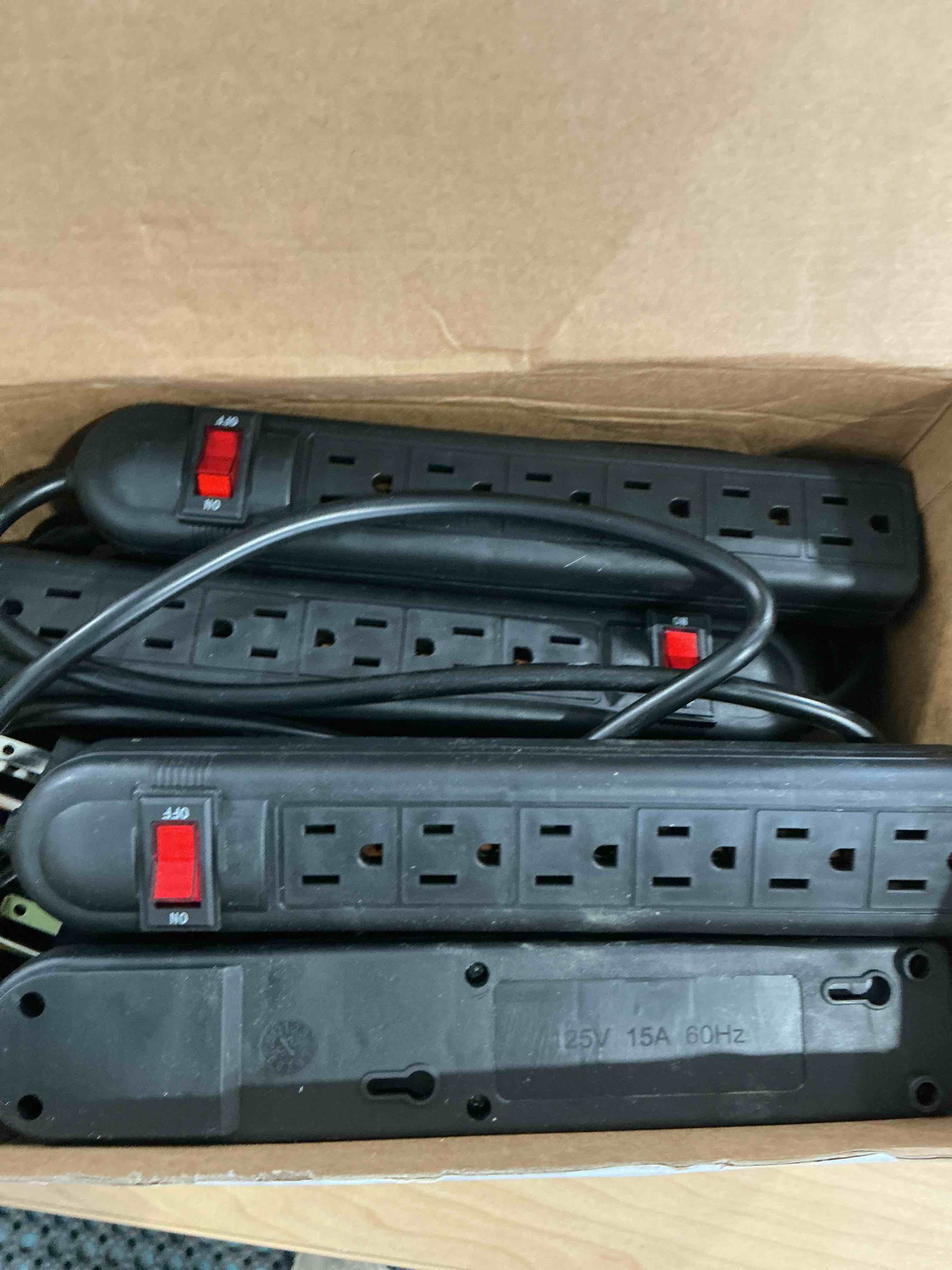 Condition photo showing New/Like New for 6 Pack 6 Outlet Power Strip 4 ft Flat Plug Overload Protection Power Strips for Home Office(Black)