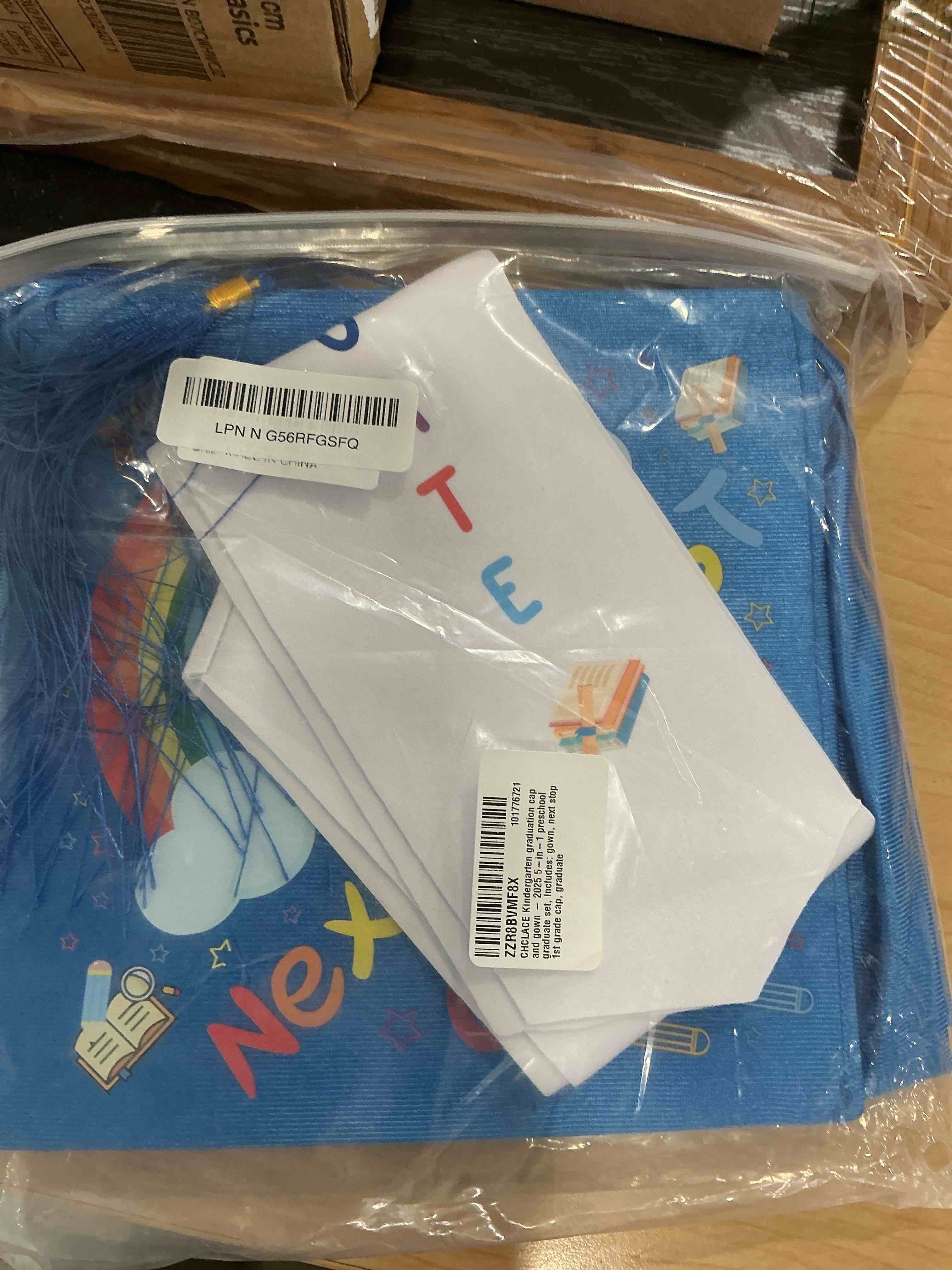 Condition photo showing Good Condition for Kindergarten graduation cap and gown with 2025 Tassel, Certificatefor Toddler Children (27"-33") Blue Medium/30 inches