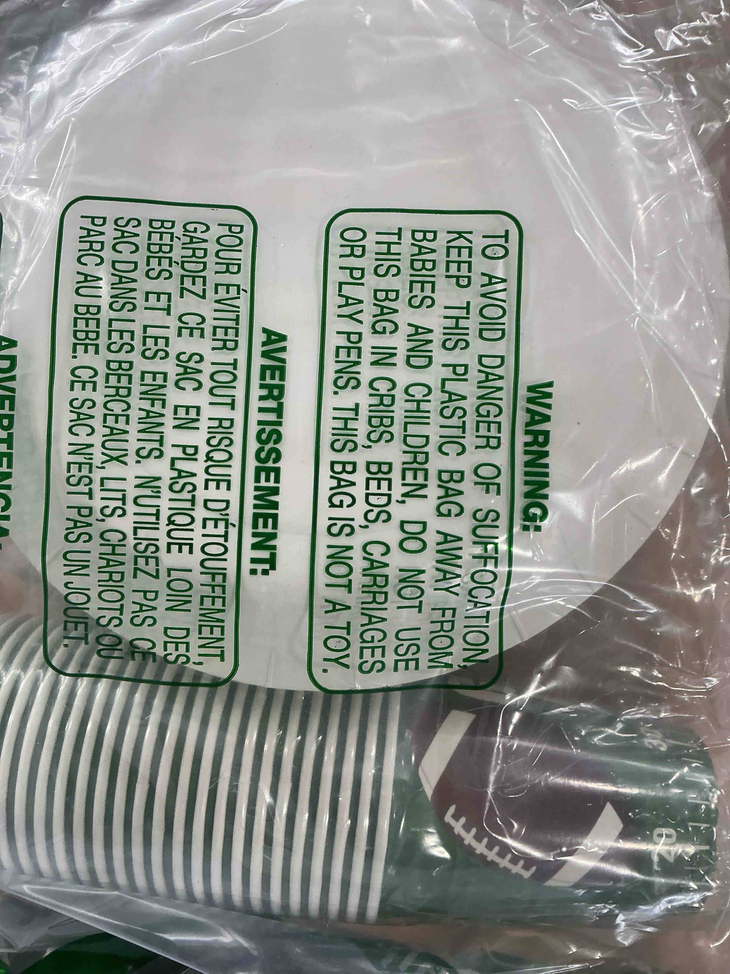 Condition photo showing New/Like New for Football Party Decorations Kit for 24 Guests - 99Pcs Tableware with Dinner Plates, Dessert Plates, Cups, Napkins, Tablecloth & Banner, Supplies and Favors for Birthday, Tailgate, Game Day (Football)