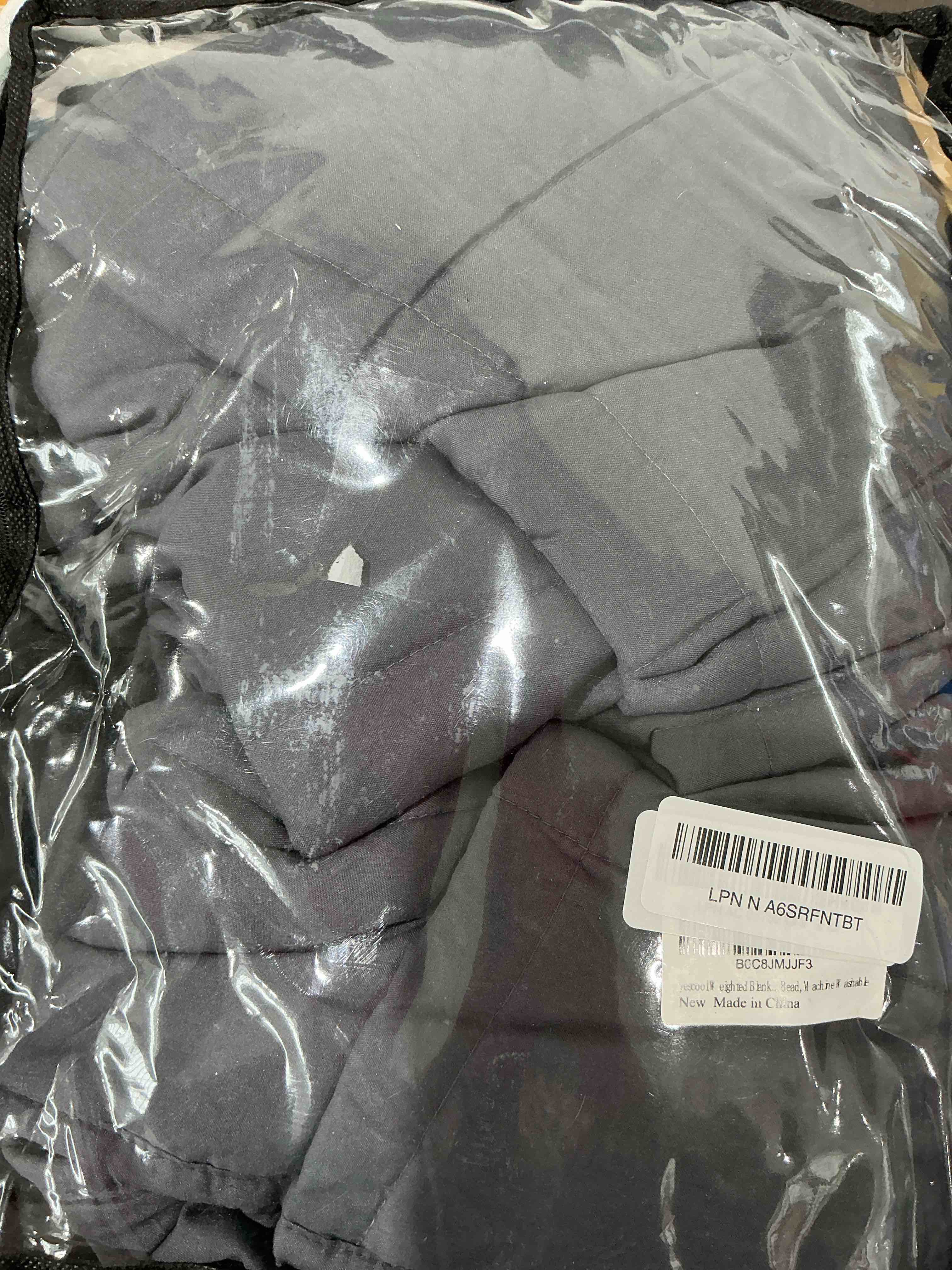 Condition photo showing New/Like New for yescool King Size Weighted Blanket for Adults (20 lbs, 80” x 87”, Grey) Cooling Heavy Blanket for Sleeping Perfect for 190-210 lbs, Breathable Blanket for Adults & Couple All Season, Machine Washable Grey 80X87-20 lbs