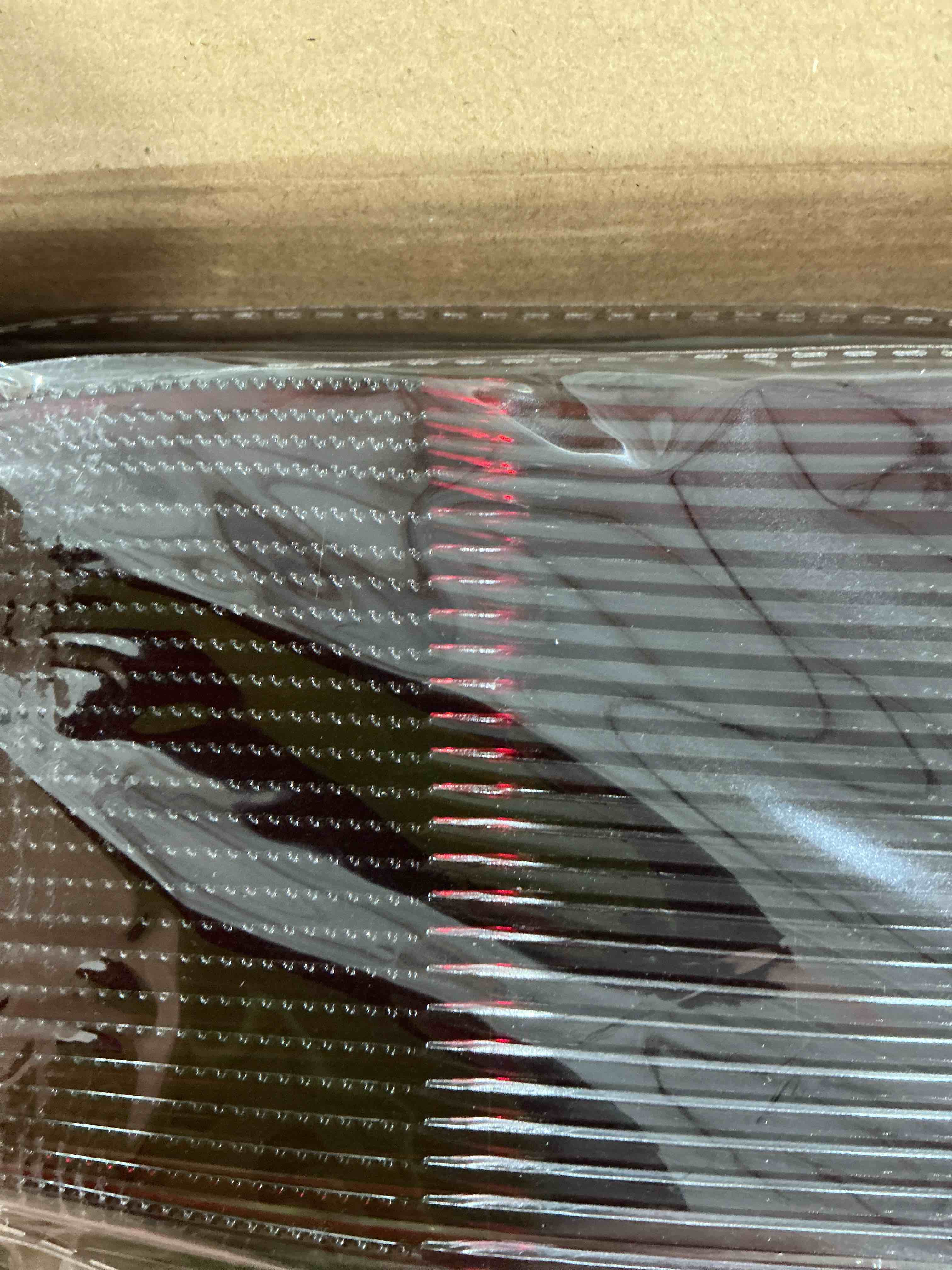 Condition photo showing New/Like New for Minatee 150 Pieces Disposable Cutlery Set Plastic Silverware Heavy Duty Utensil Sets 50 Forks 50 Knives 50 Spoons for Home Office School Party Picnics Restaurant Outdoor Events(Red)