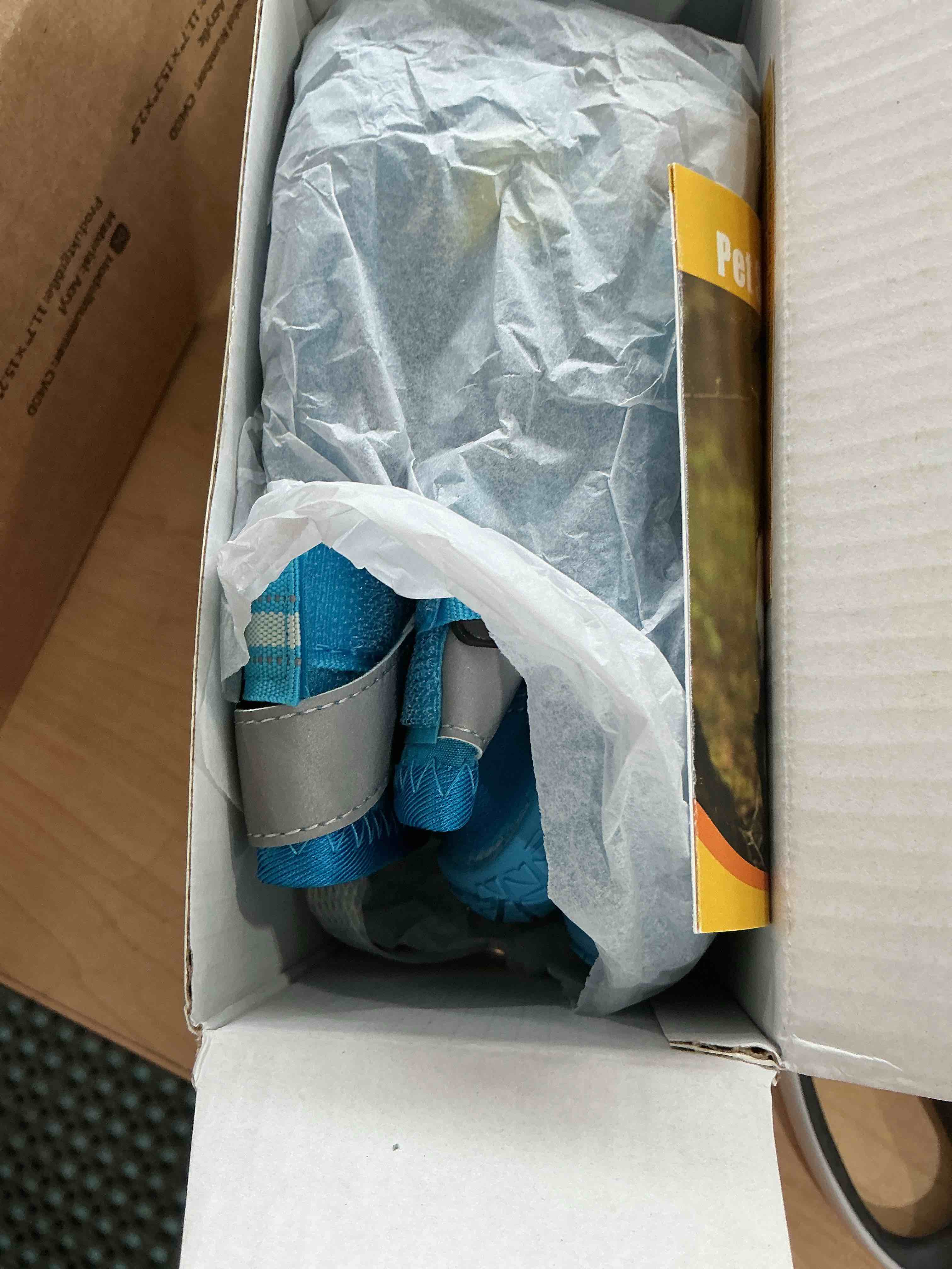Condition photo showing New/Like New for qumy dog shoes for large dogs, medium dog boots & paw protectors for winter snowy day, summer hot pavement, water-resistant in rainy weather, outdoor walking, indoor hardfloors skid-resistant sole blue size 6: 2.6''x3.0''(w*l) (pack of 4)