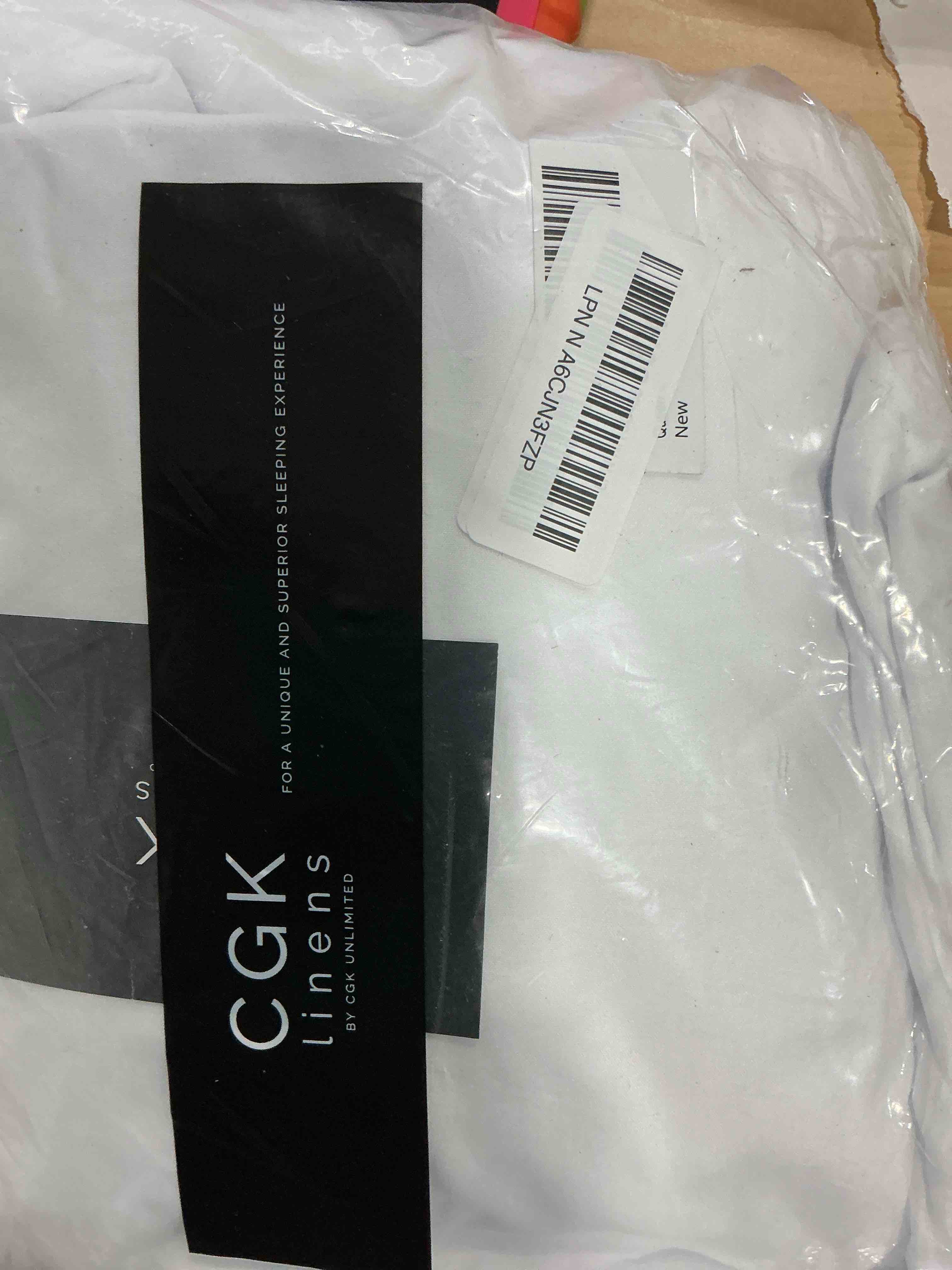Condition photo showing Good Condition for Queen Size 4 Piece Sheet Set - Comfy Breathable & Cooling Bed Sheets Set - Hotel Luxury Bedding for Women, Men, Kids & Teens - Deep Pockets, Easy Secure Fit, Soft and Wrinkle Free - Oeko-Tex - White Queen 01 - White