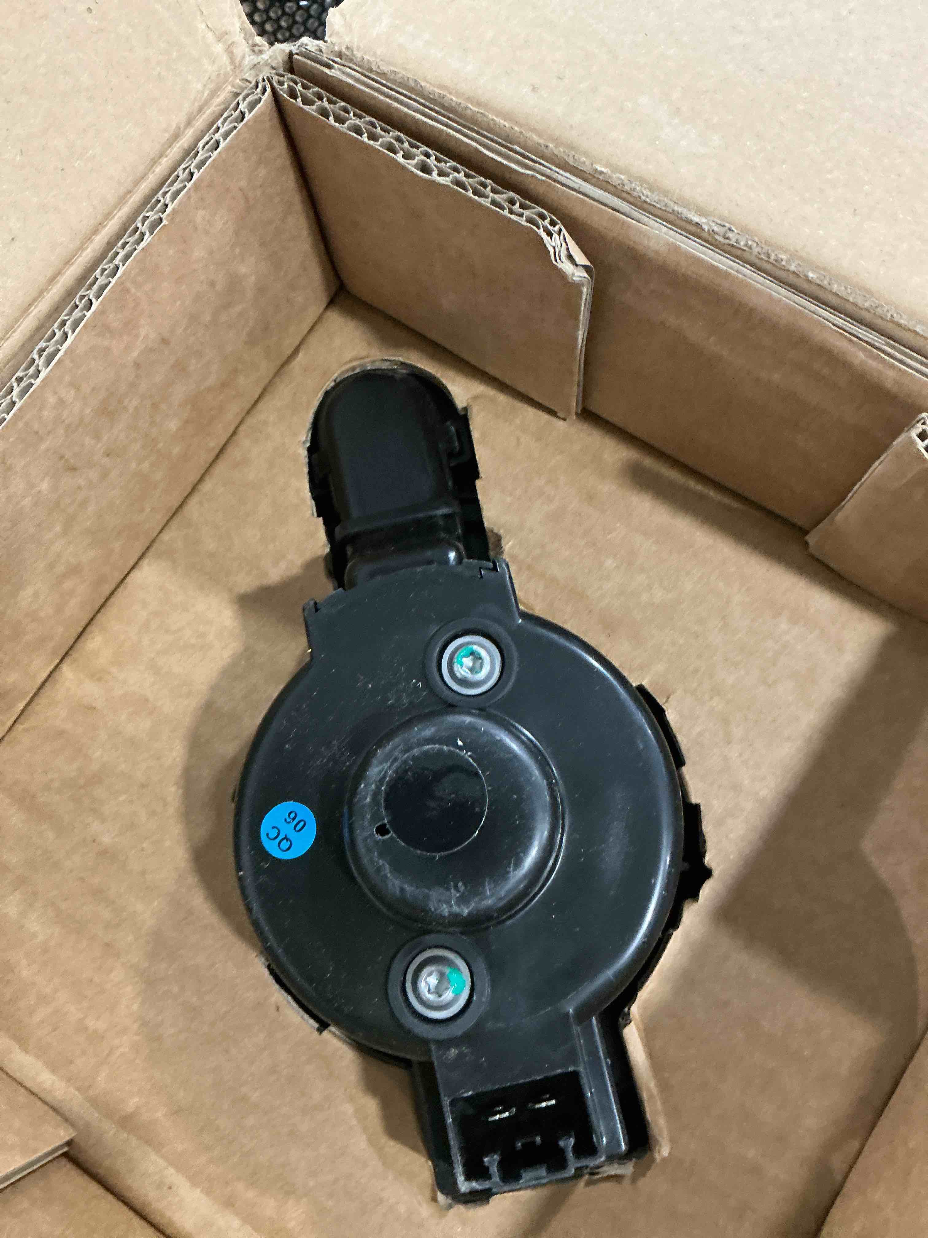 Condition photo showing Good Condition for BDFHYK AC Heater Blower Motor Fan 75051 Compatible with Transit Custom Transit-150 Transit-250 Transit-350 Transit-350 HD,HVAC Blower Motors Replacement for BK2Z19805A PM4063 BK2Z-19805-B Blower Motor PM4063