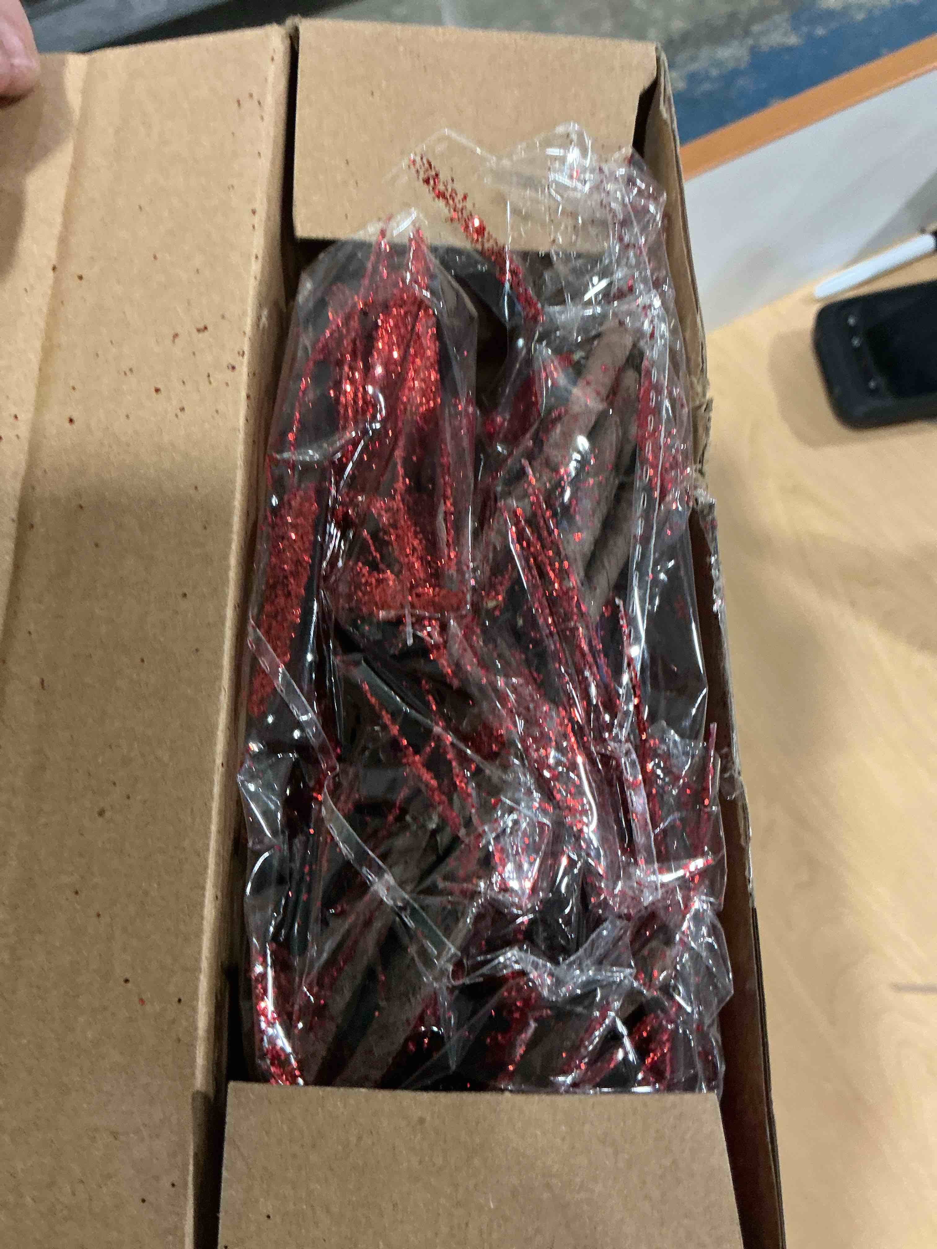 Condition photo showing Good Condition for Giegxin 20 Pcs Christmas Artificial Glitter Berry Stems - 18.8'' Glitter Berry Branches Ornaments Christmas Tree Picks and Sprays for DIY Xmas Wreath Vase Holiday Wedding Party Decor(Burgundy)