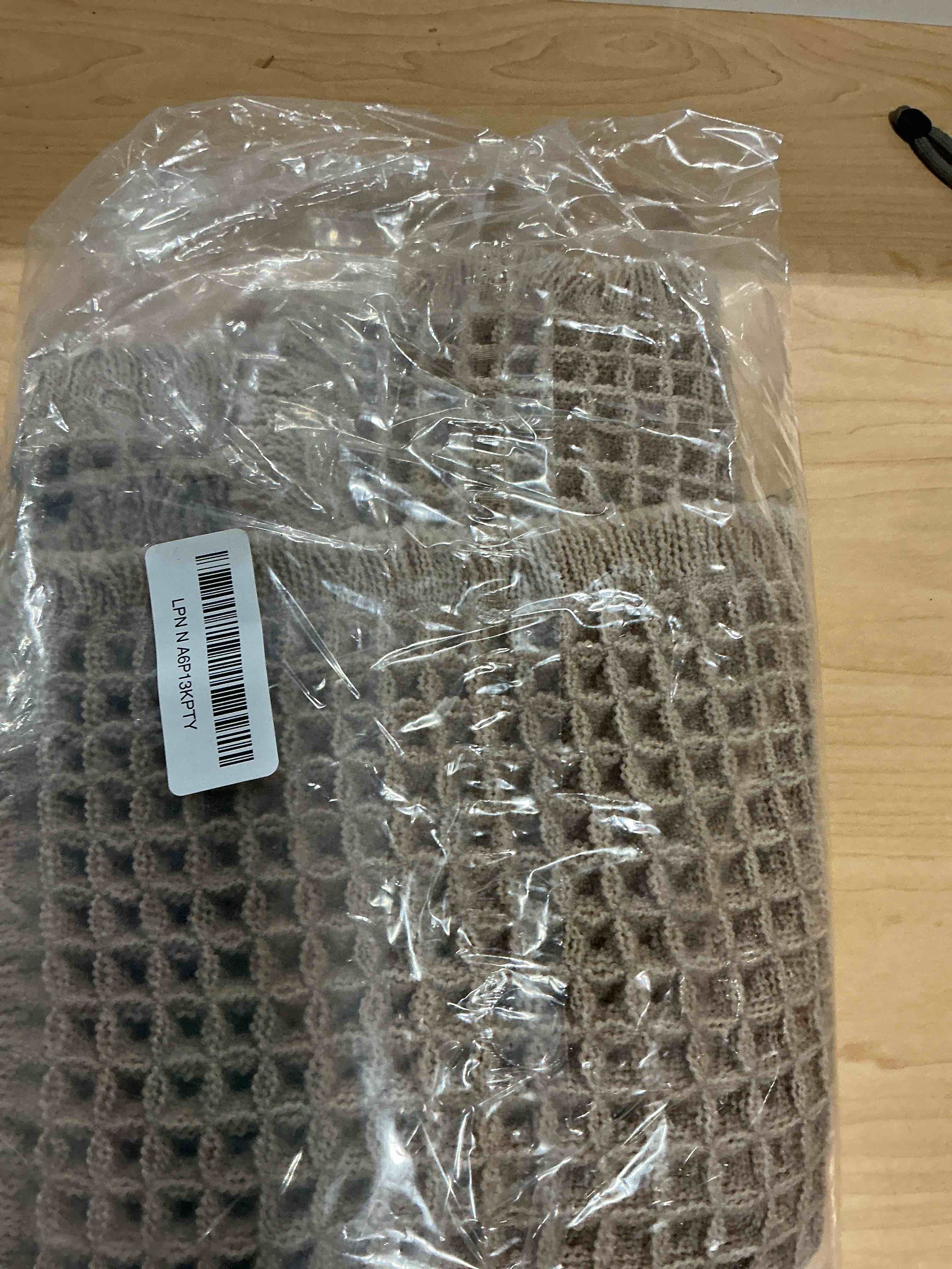 Condition photo showing Good Condition for AMOAMI Upgraded Waffle Bath Mat, Super Absorbent Non Slip Bath Mats for Bathroom Floor, Machine Washable Bathroom Rugs with Tassels, Rubber Backed Bathroom Mats, Ultra Soft, 17" x 24", Brown Brown 17" x 24"
