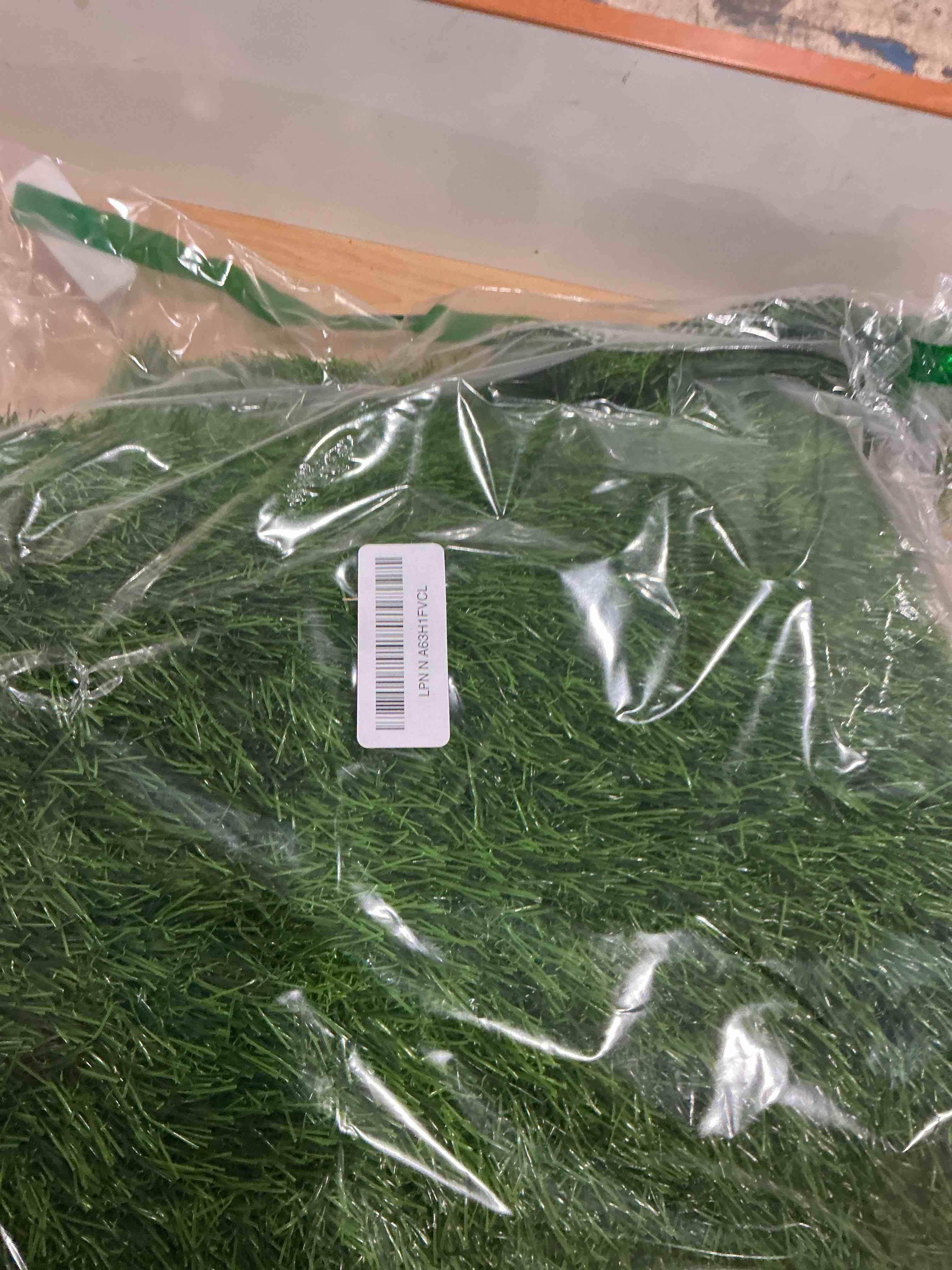 Condition photo showing Good Condition for LOOBANI Realistic Artificial Grass Rug Indoor Outdoor, Dog Grass Mat with Drainage Holes and Replacement Artificial Grass Turf, Fake Grass for Garden Lawn Landscape Balcony Decoration, 3 Feet x 5 Feet