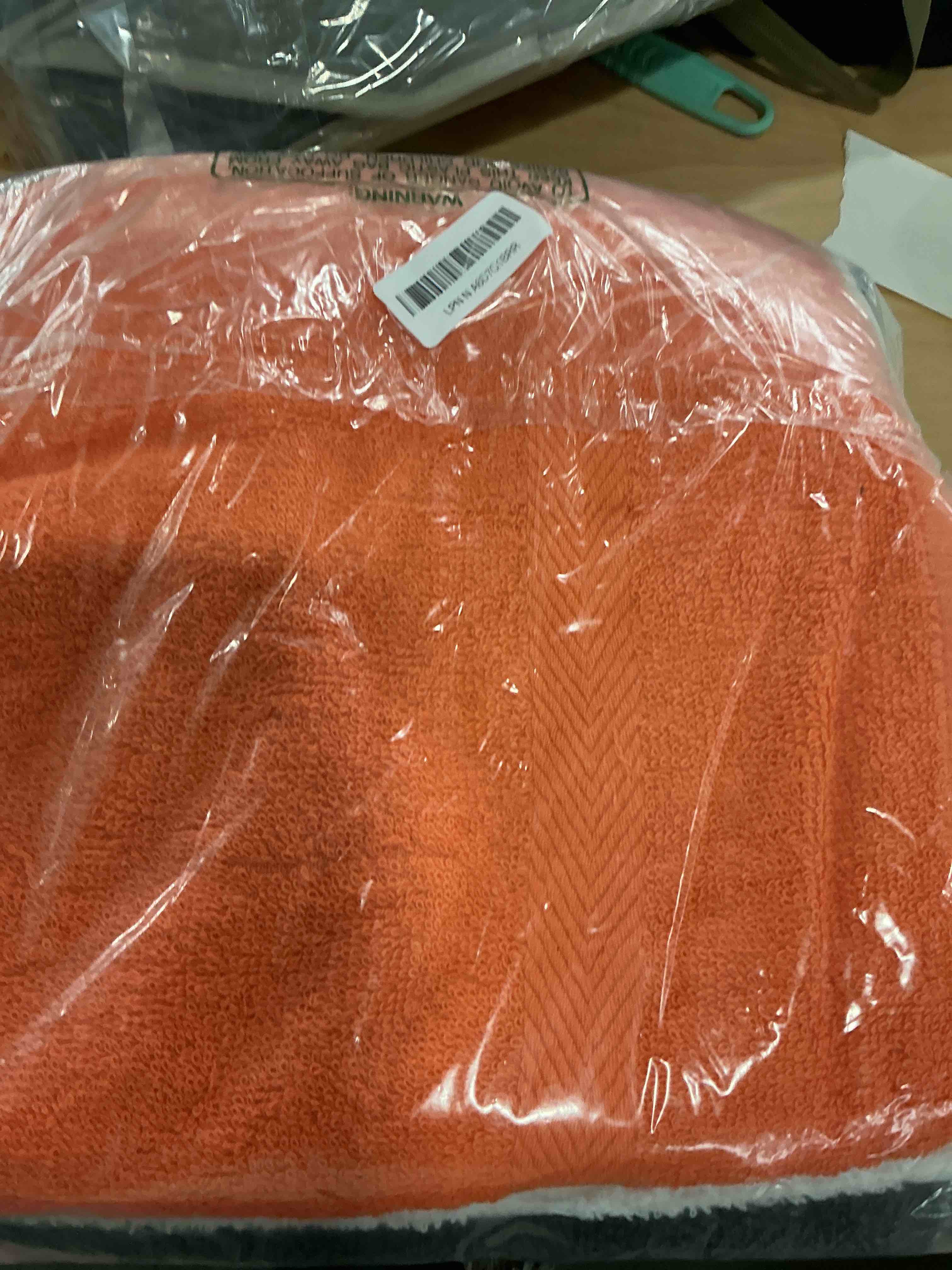 Condition photo showing New/Like New for Towel and Linen Mart 100% Cotton 6 Pack Bath Towel Set, Quick Dry, Super Absorbent, Light Weight, Soft, (27 x 54 Pack of 6) (27 x 54 6 Pack, Plum, Pink, Beige, Grey, White, Peach) 27 x 54 6 pack Plum , Pink , Beige , Grey , White , Peach