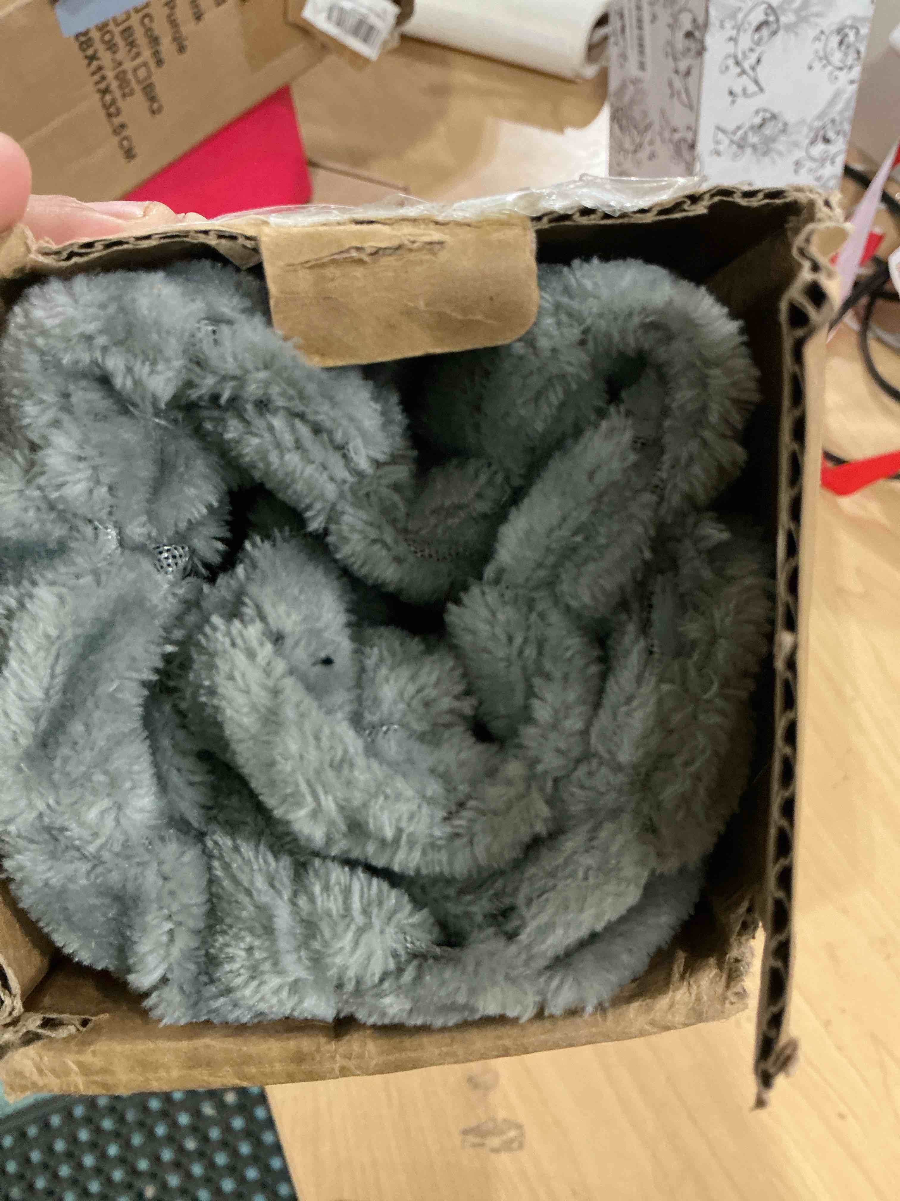 Condition photo showing New/Like New for PatiencET Heated Cat Pad 18"x18" – Cat Heating Pad with 6-Temp & 5-Timer, Chew-Proof Steel Cord, Washable Warming Mat for Kittens, Small Dogs, Crate & Sofa 18'' x 18''