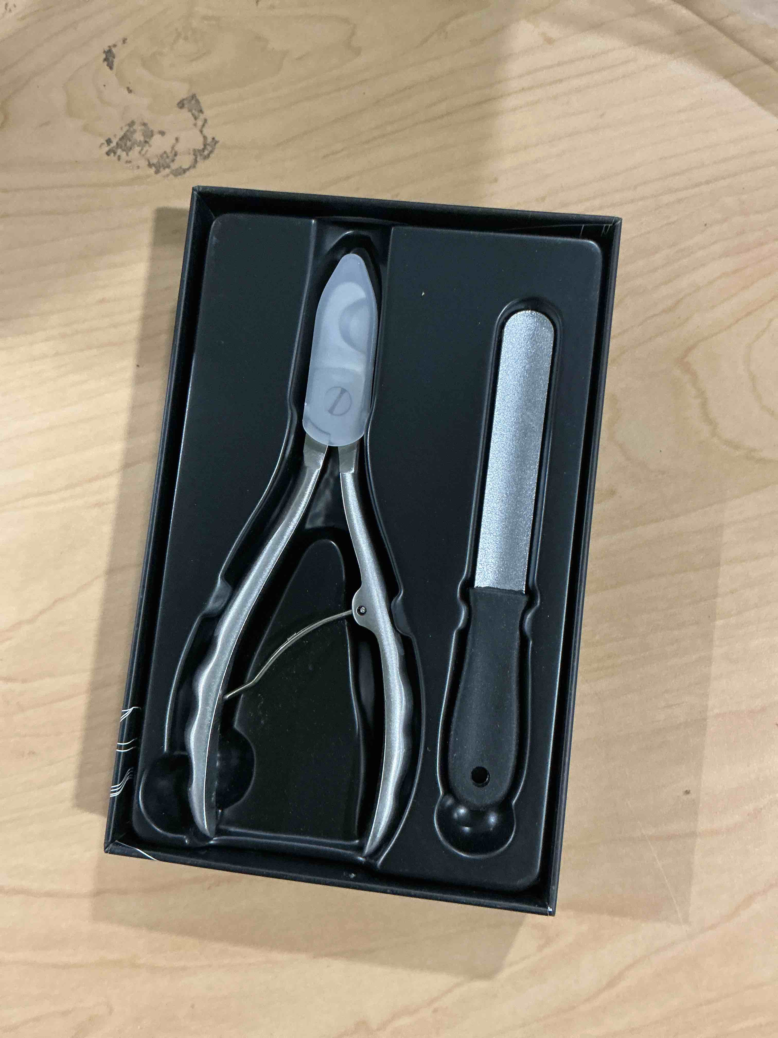 Condition photo showing New/Like New for Gobeigo Upgrade Wide Open Dog Nail Clippers for Large Dogs Cut Like Butter, Heavy Duty Dog Nail Trimmer Full Metal Razor Sharp Professional for All Dogs Cats with Thick Toenail Silver