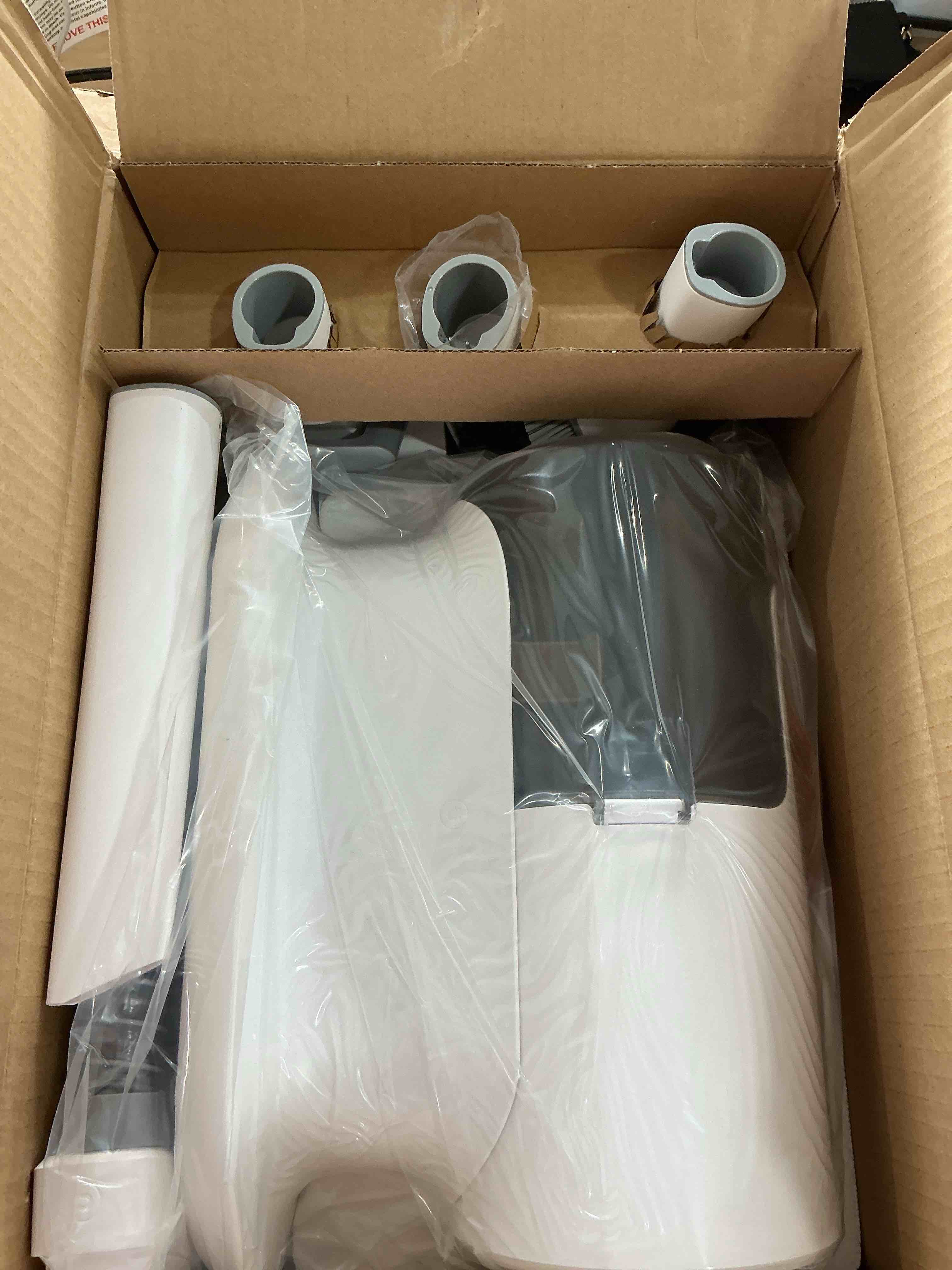 Condition photo showing New/Like New for AIRROBO Dog Grooming Vacuum Kit,12000Pa Strong Pet Vacuum for Shedding,Grooming Hai,Quiet,PG100,2L Large Capacity White