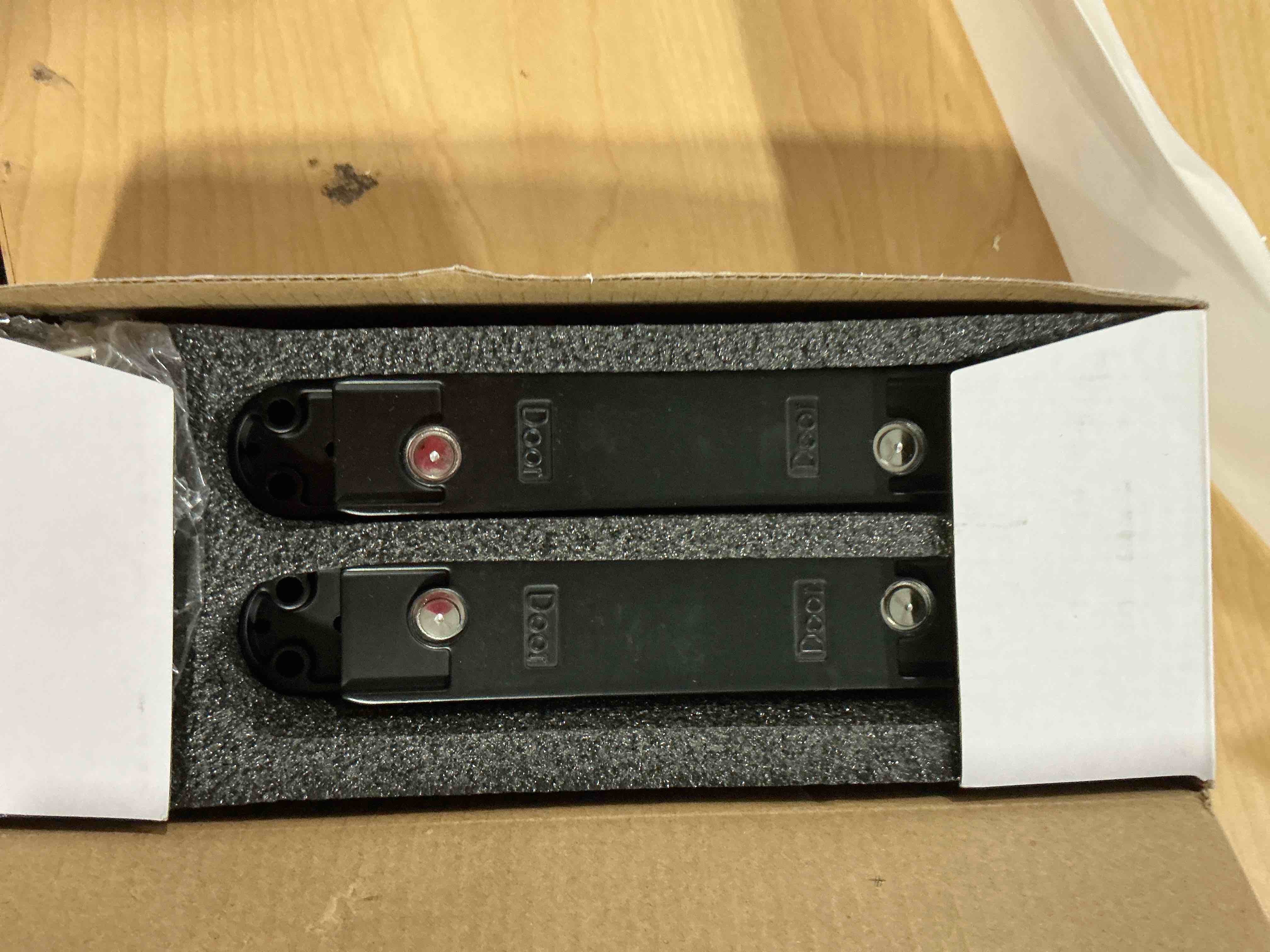 Condition photo showing New/Like New for 4-Pack 7 inch Hidden Hinges for Doors Invisible Hinges Concealed Zinc Alloy 180 Degree Swing 3 Way Adjustable Butt Silent Door Hinge 7 x 2.8 x 1 inch (Black 4 pcs of 7 inch black higes