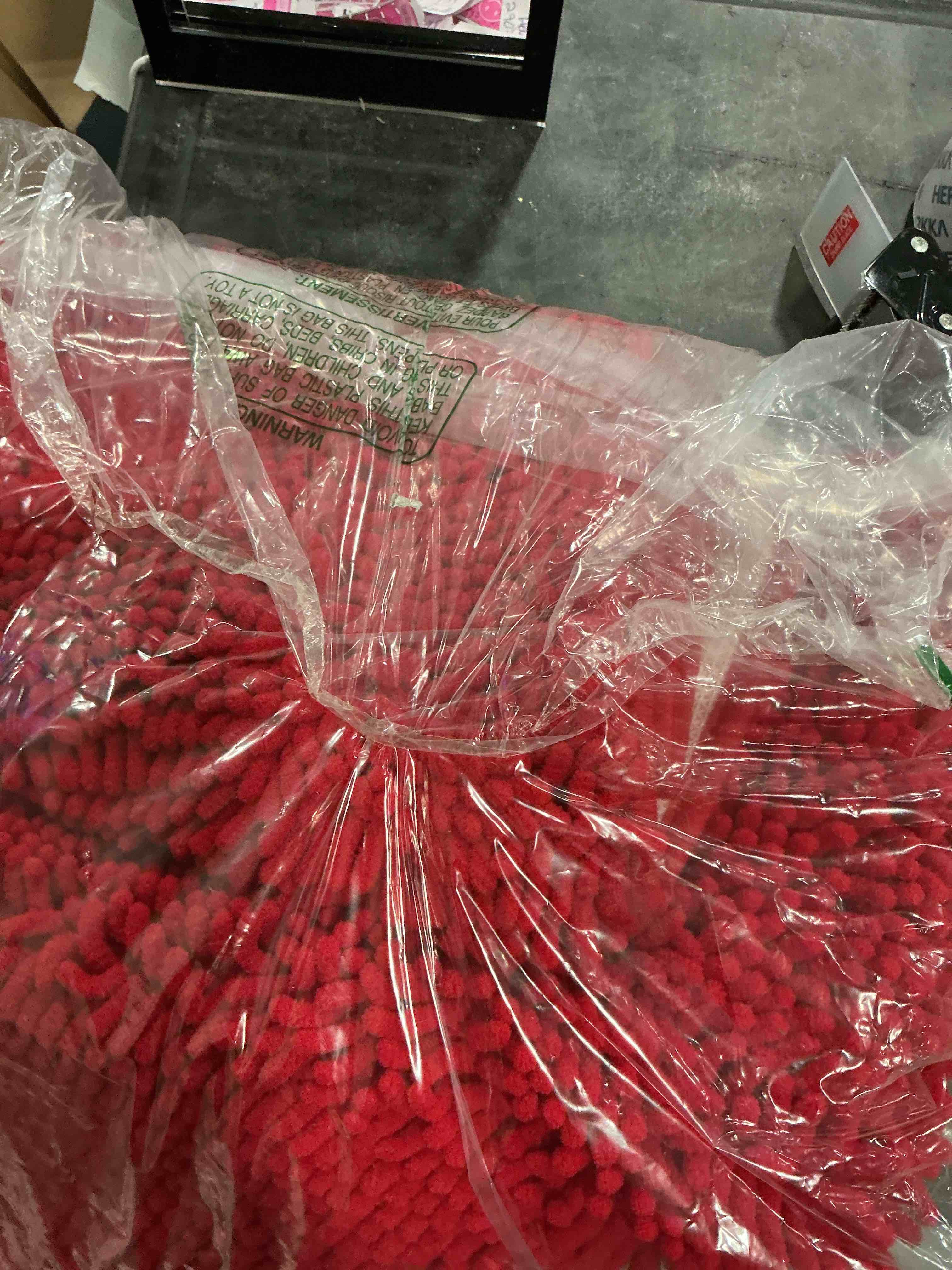 Yeaban Red Bathroom Rugs Set 2 Piece(20" x 32" and 17" x 24"), Thick Chenille Bath Mats | Absorbent