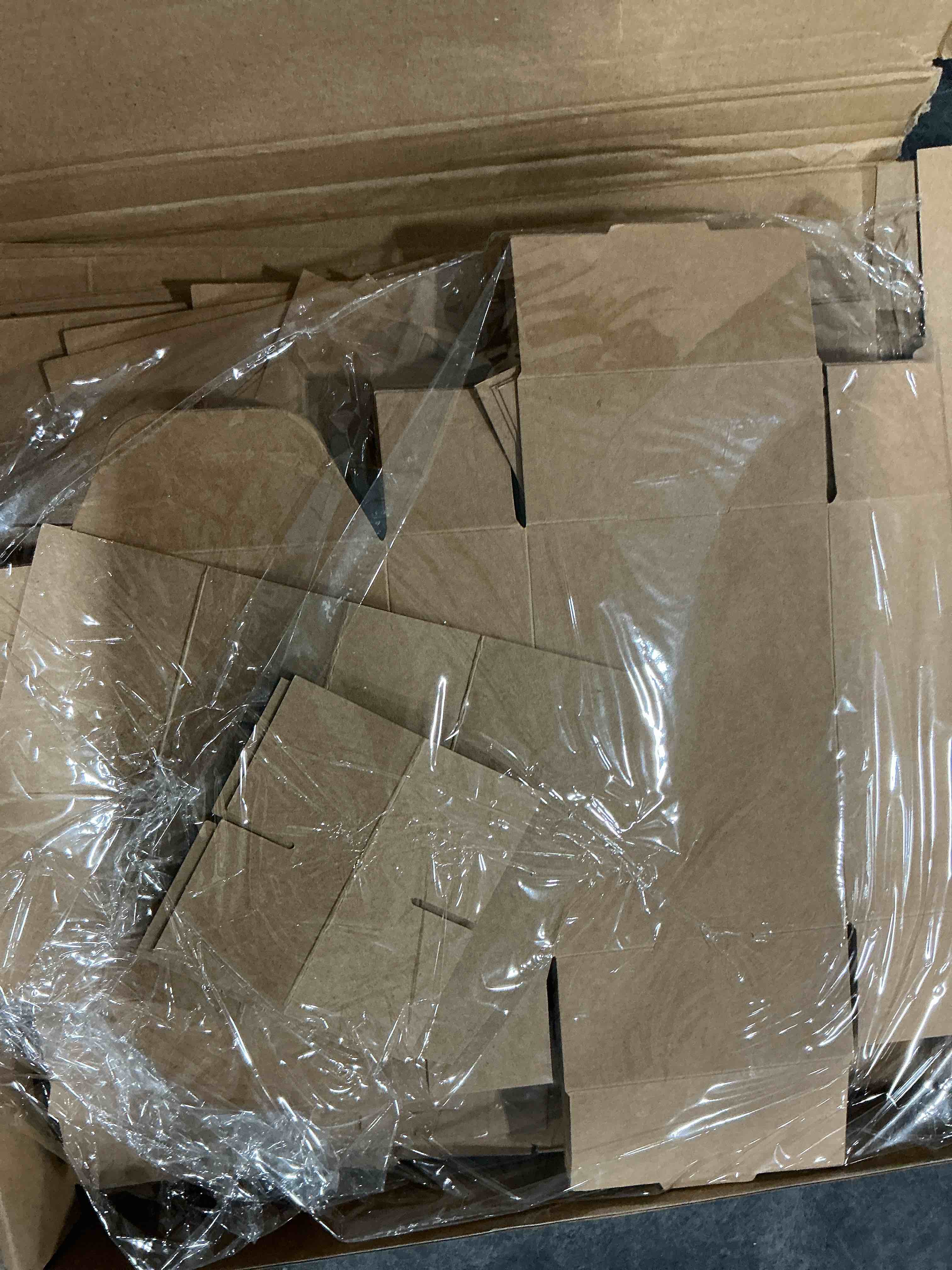 Chivertion 50 Pcs Treat Boxes with Window and Dividers 5 x 3.54 x 1.57 Inches 6 Compartments Empty C