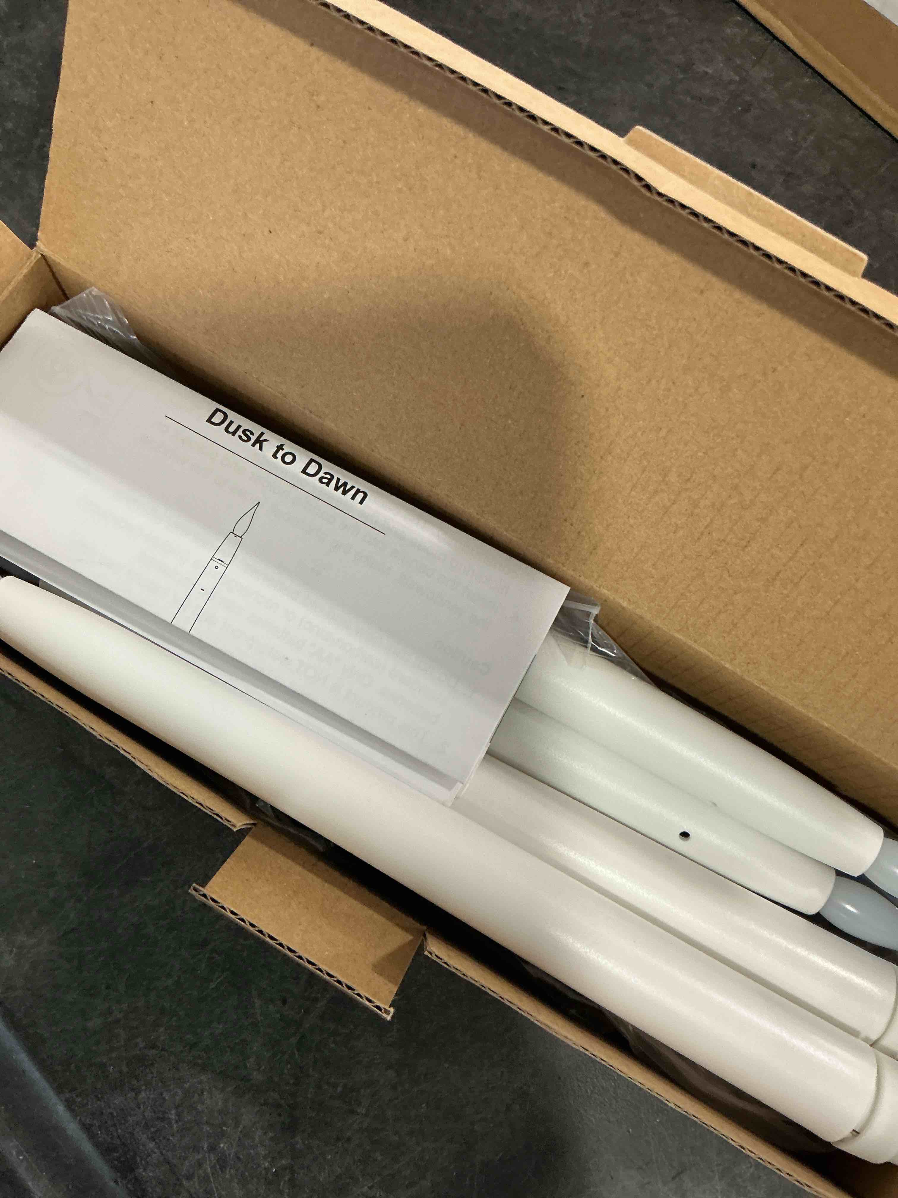 otnofok 13.2" Battery Operated Window Candles with Dusk to Dawn Sensor, LED Flickering Flame, 5000K 