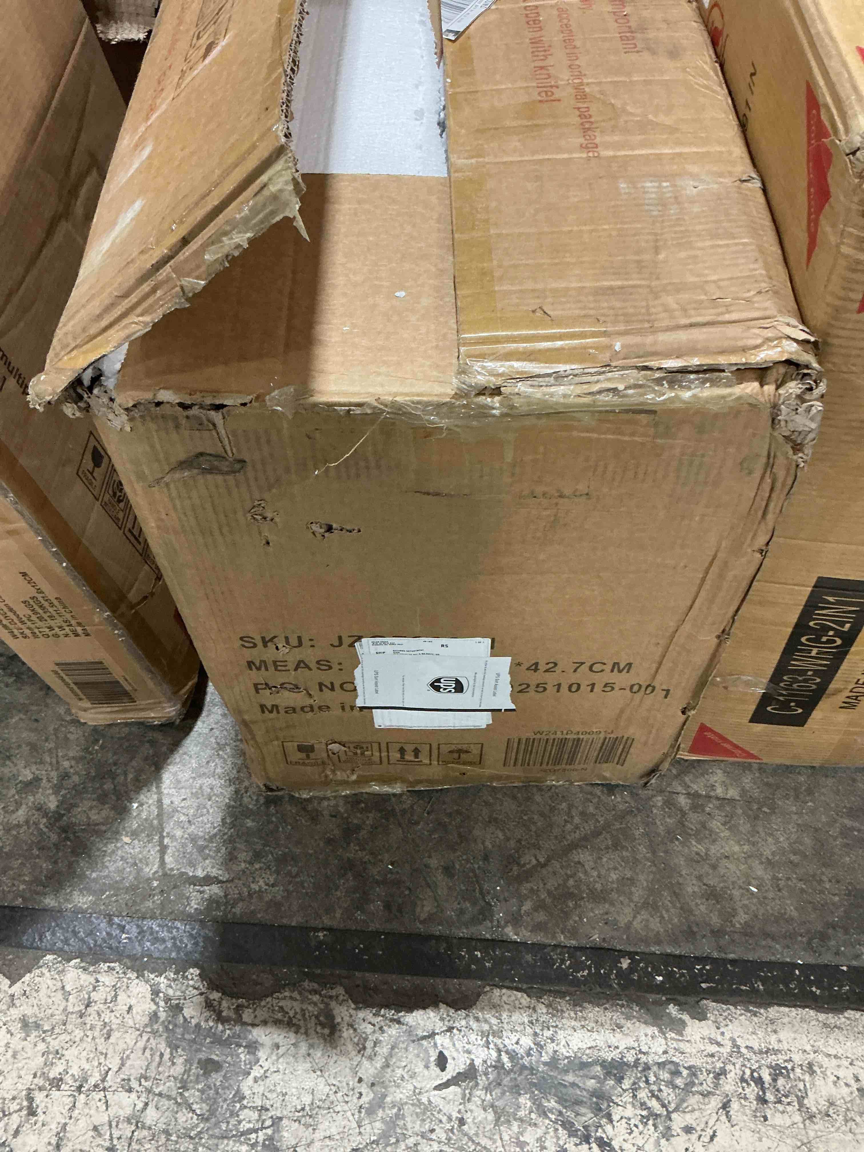 Condition photo showing New/Like New for tangkula glass coffee table, h, modern home furniture, clear tempered glass end table, international occasion tea table, waterfall table with rounded edges (clear)