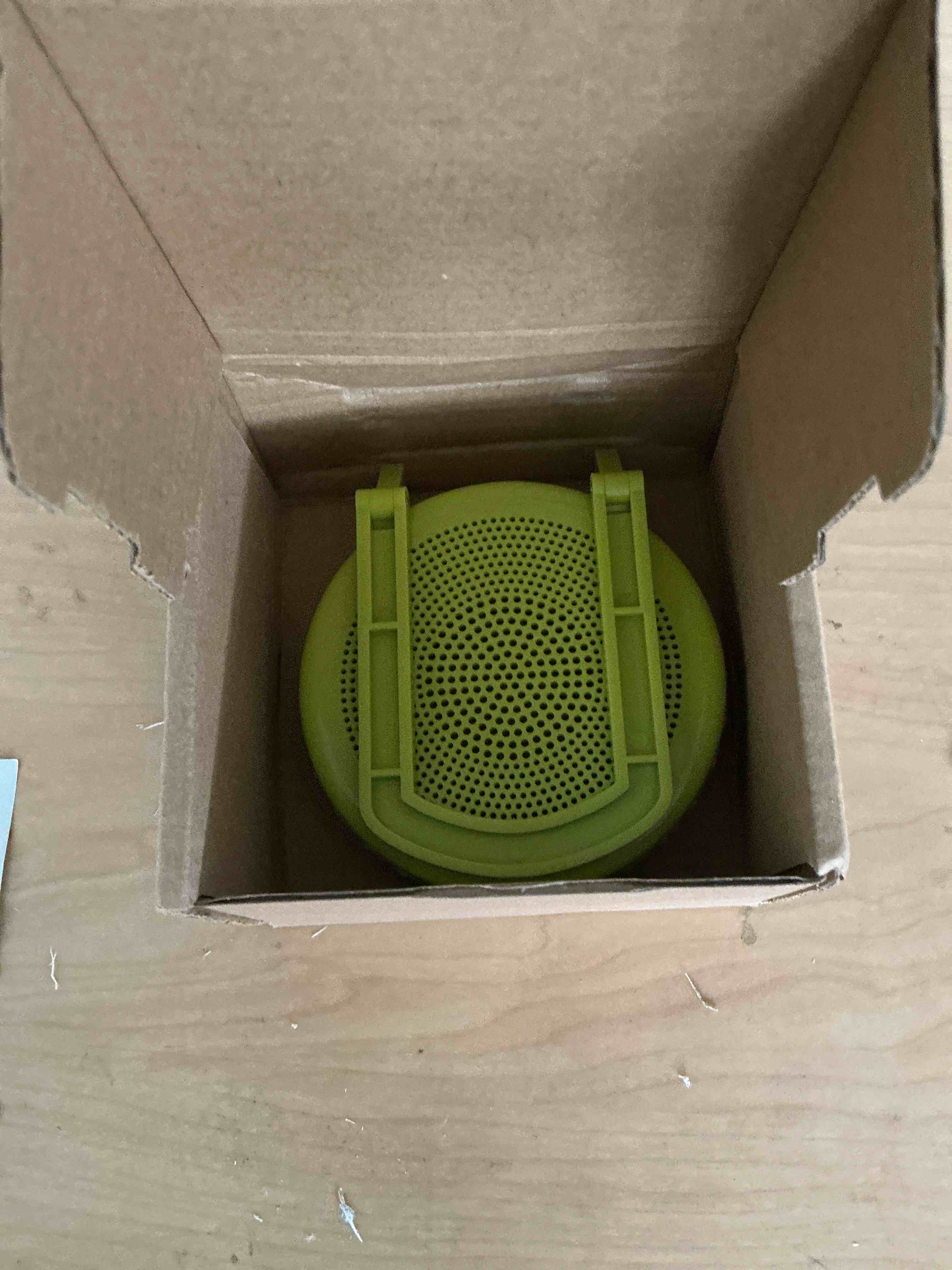 Condition photo showing New/Like New for happyiren sprouting kit for wide mouth mason jars, 2-pack bpa-free one-piece sprouting lids with built-in stand, seed germination jar sprouter lid, fits wide mouth jars (3.38"/86mm) green 2