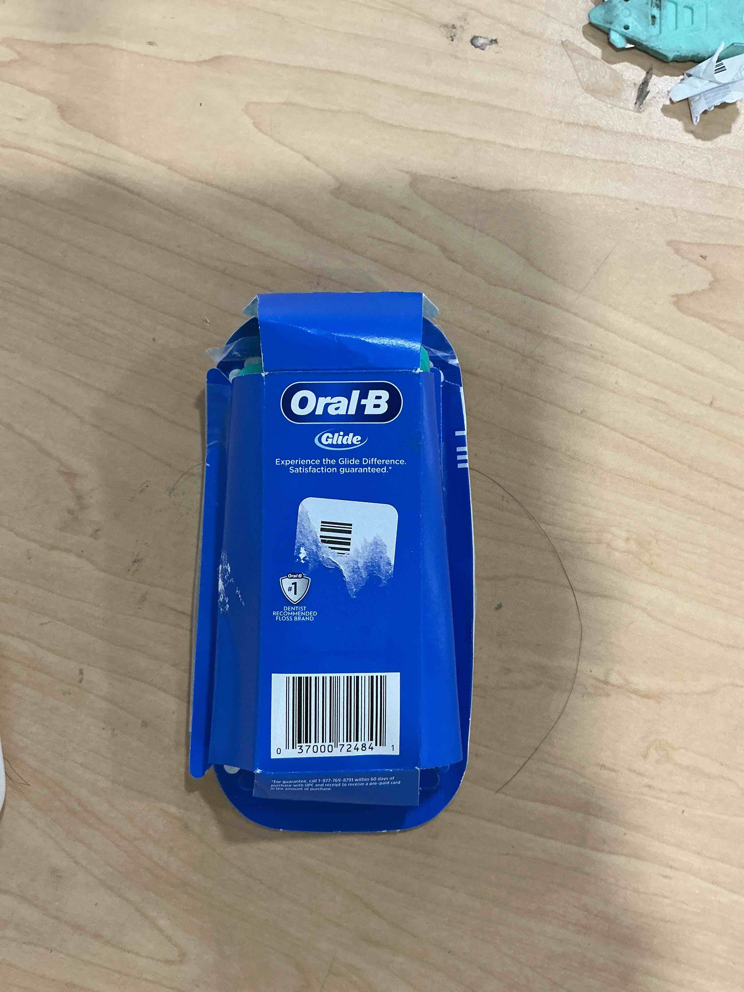Condition photo showing New/Like New for oral-b glide floss pro-health 131.2 yds mint value 3-pack mint 3 count