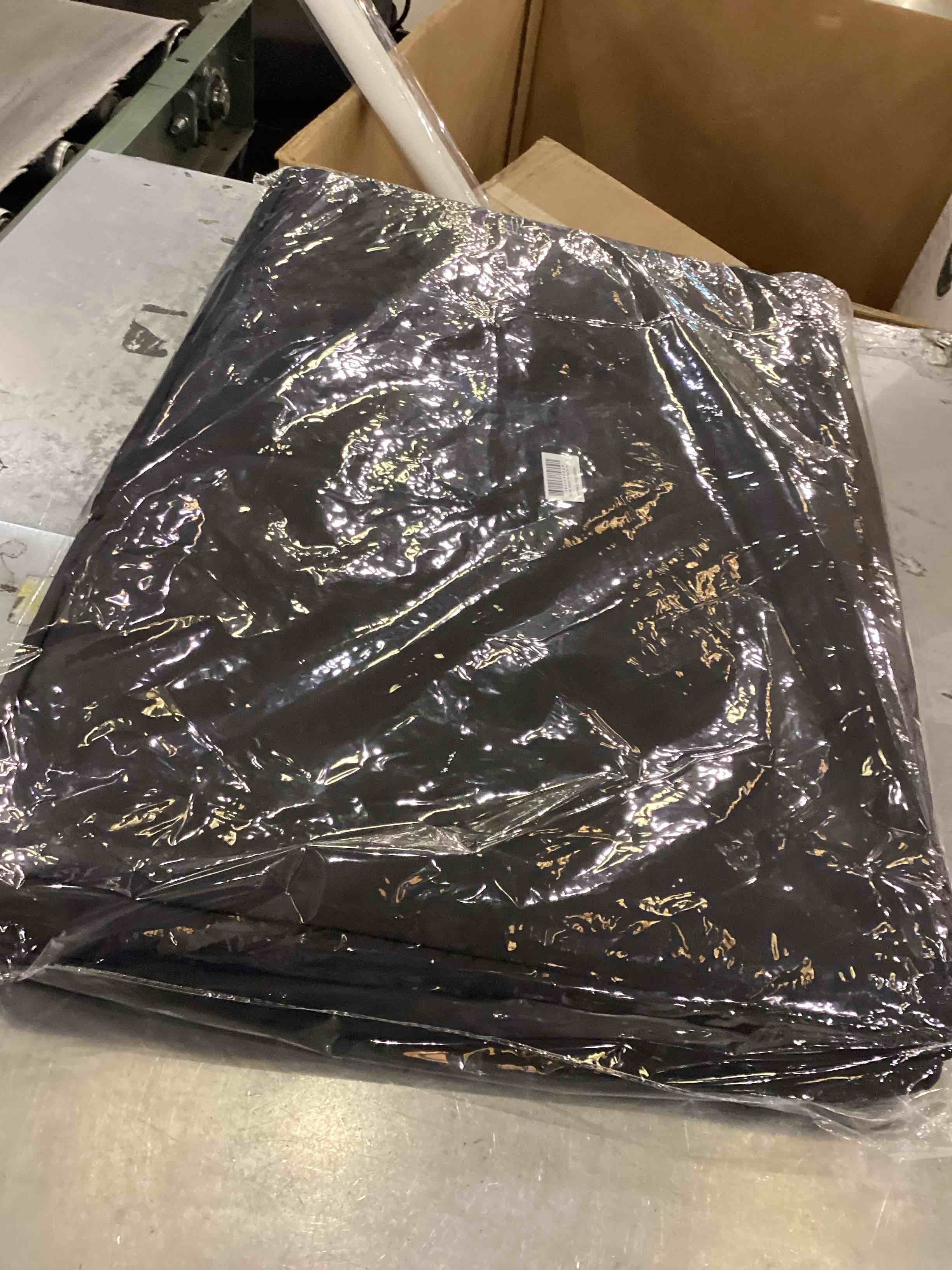 https://s3.amazonaws.com/lotting-images-prod/PPE2555567_1753364960844.jpeg