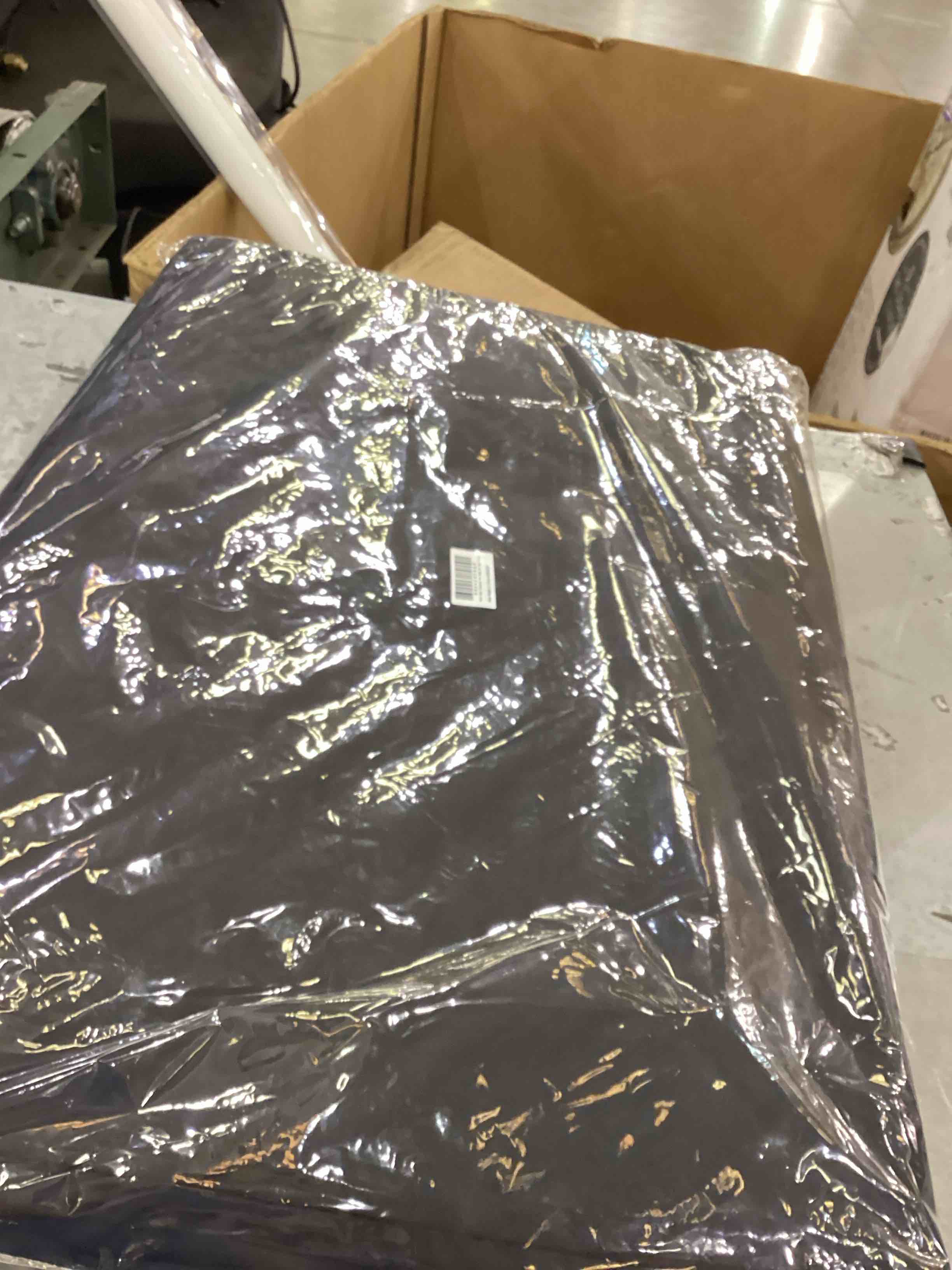 https://s3.amazonaws.com/lotting-images-prod/PPE2555567_1753365178547.jpeg