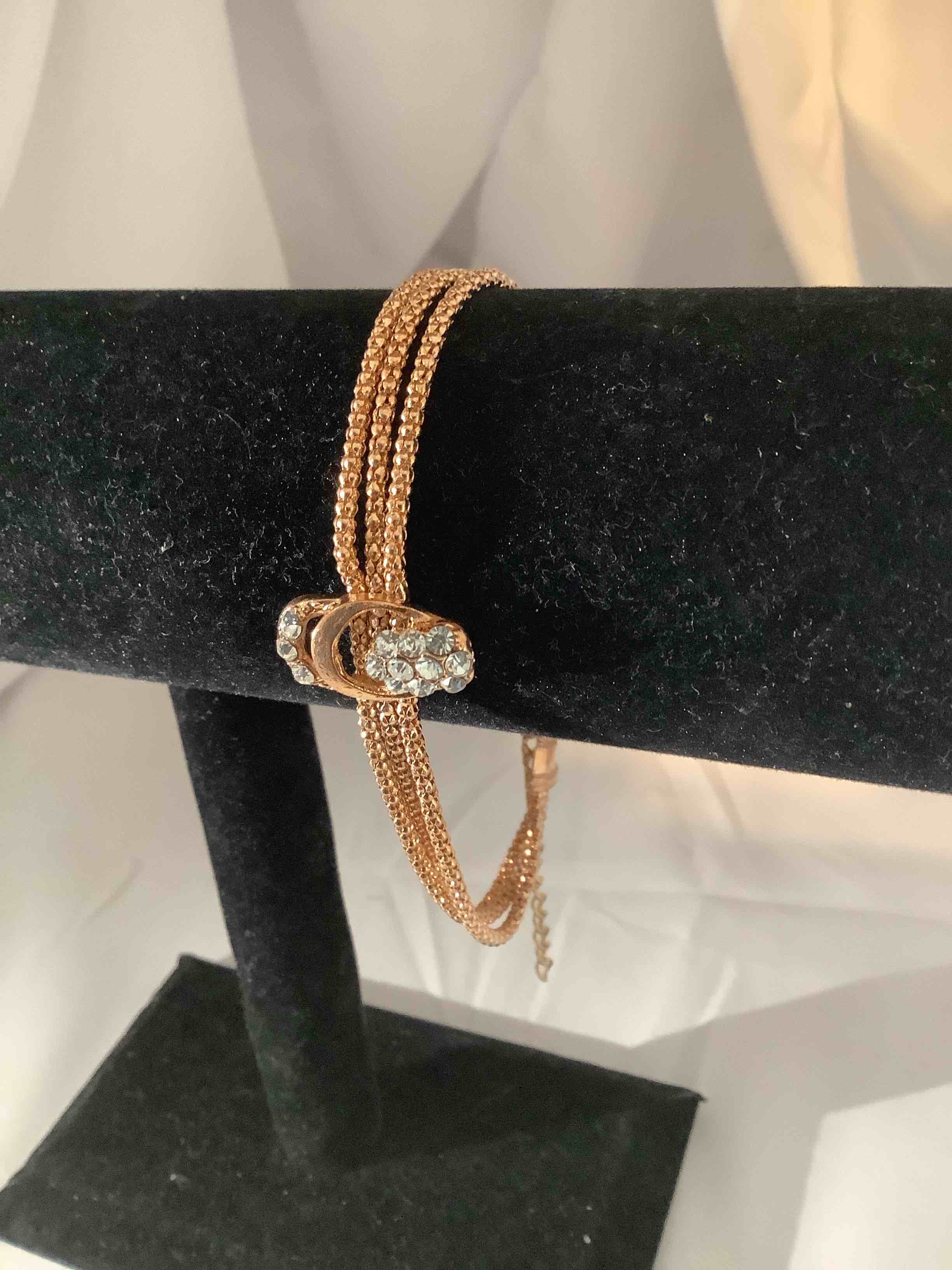 Condition photo showing New/Like New for white sapphire bracelet 