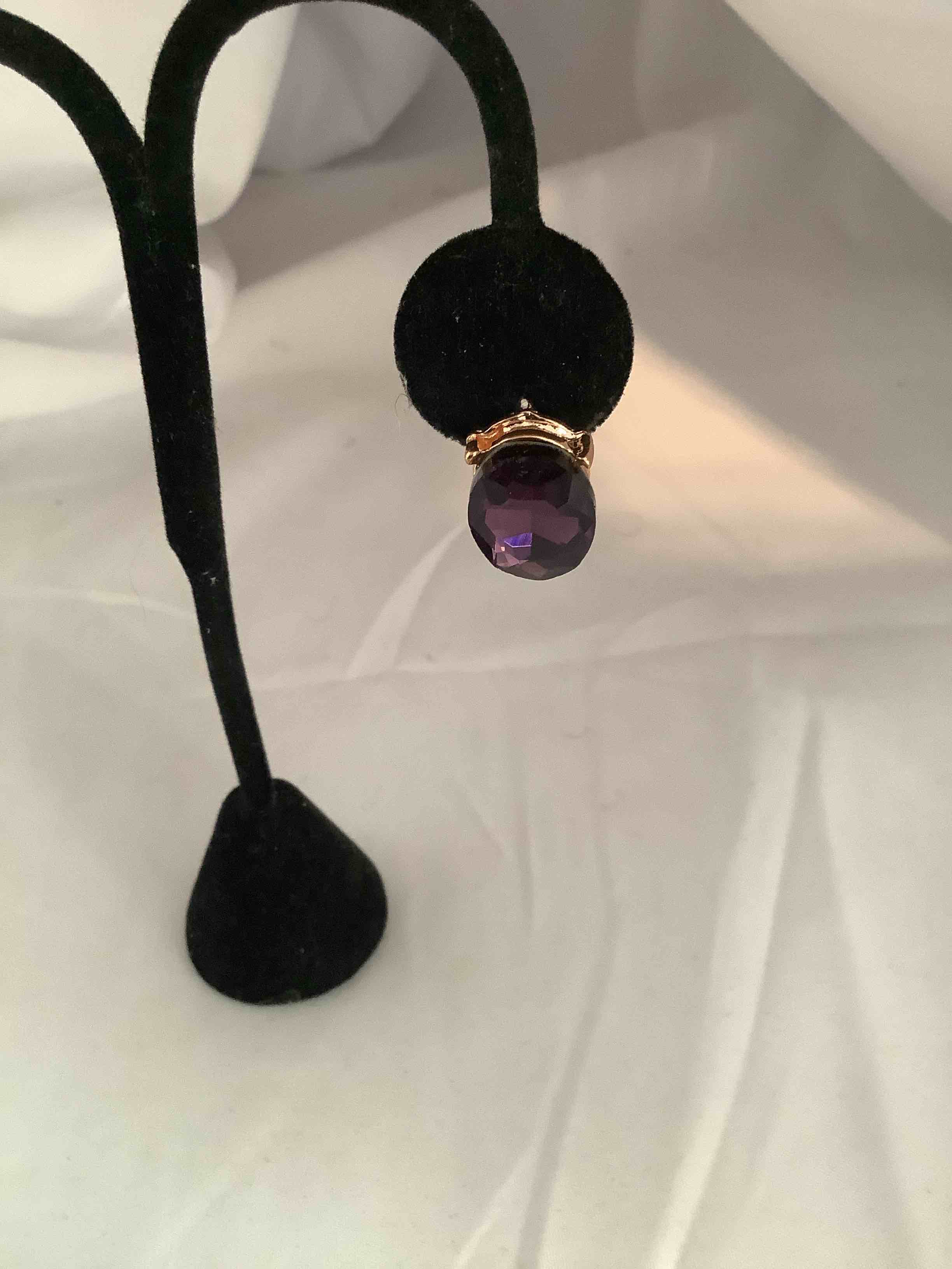 Condition photo showing New/Like New for amethyst earrings