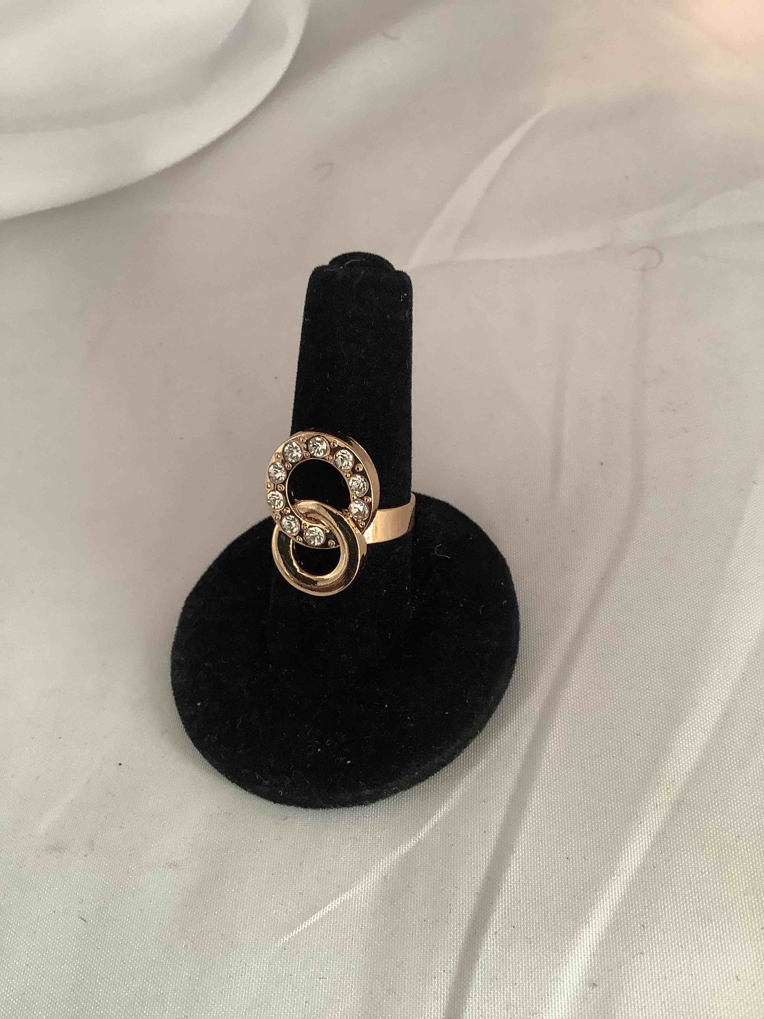 Condition photo showing New/Like New for white sapphire ring