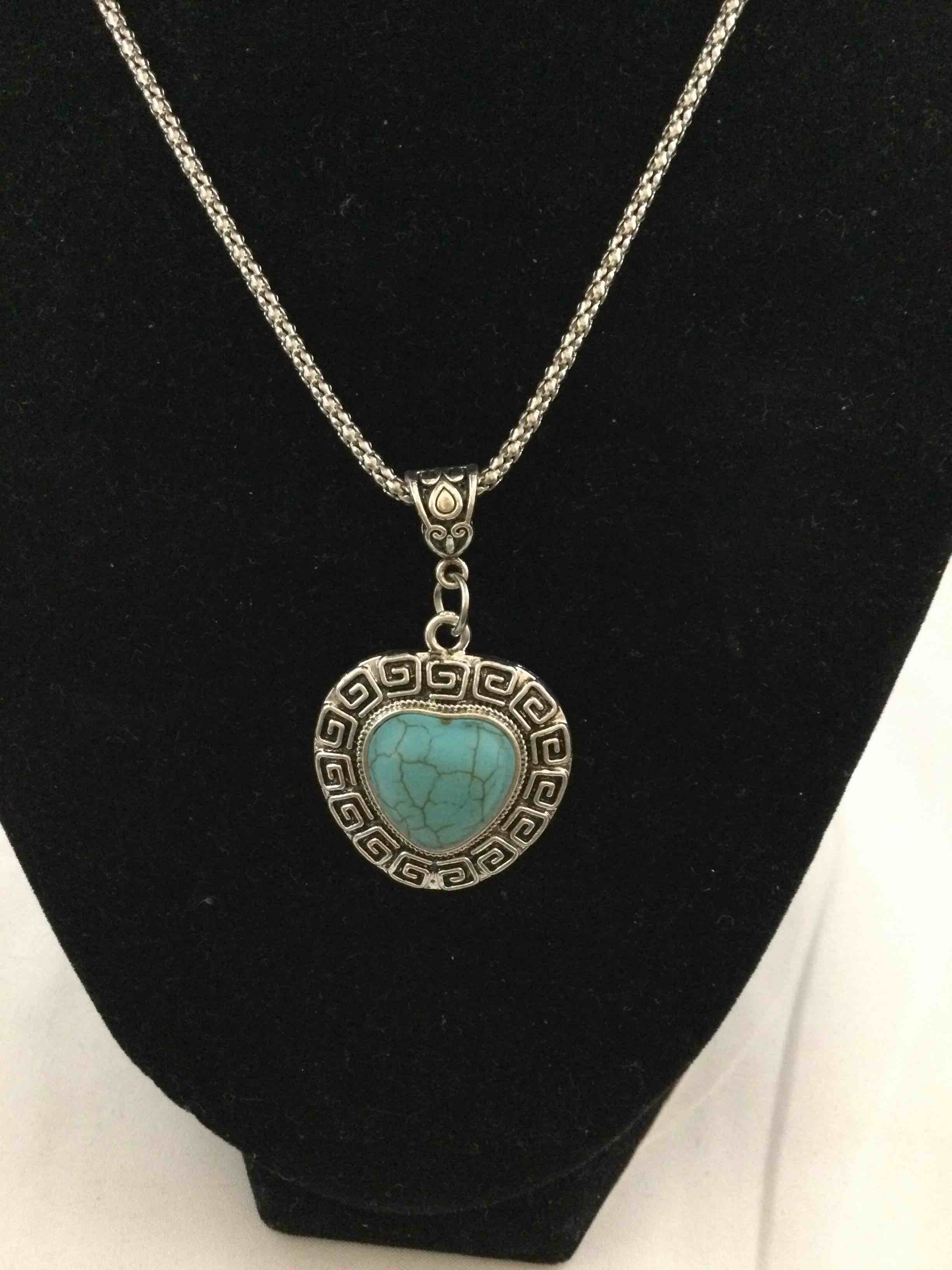 Condition photo showing New/Like New for turquoise necklace