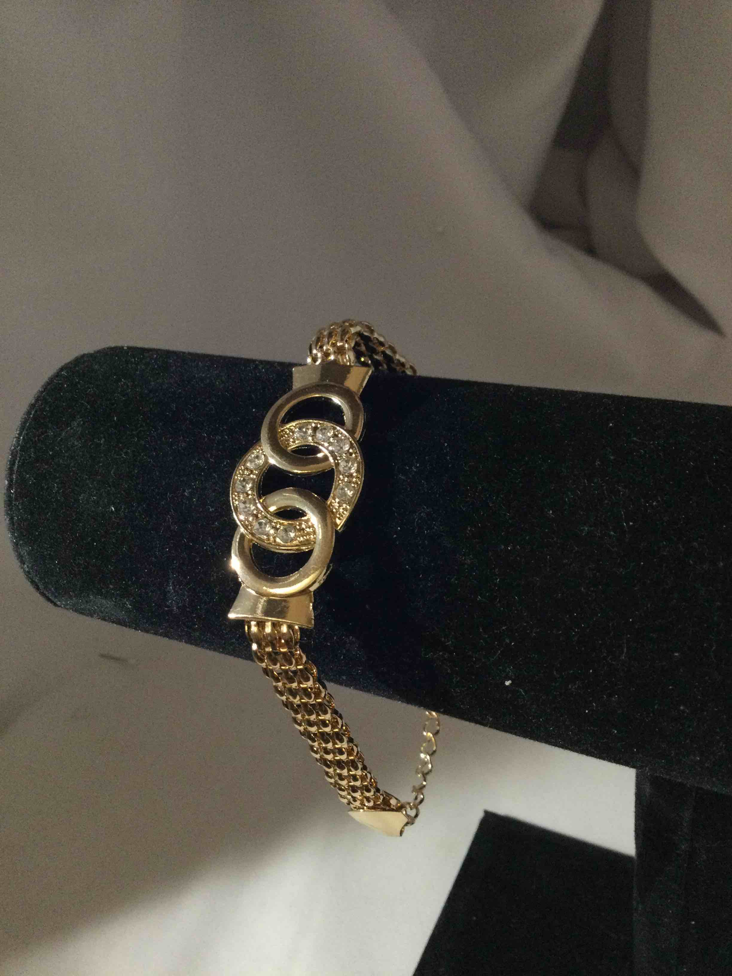 Condition photo showing New/Like New for white sapphire bracelet