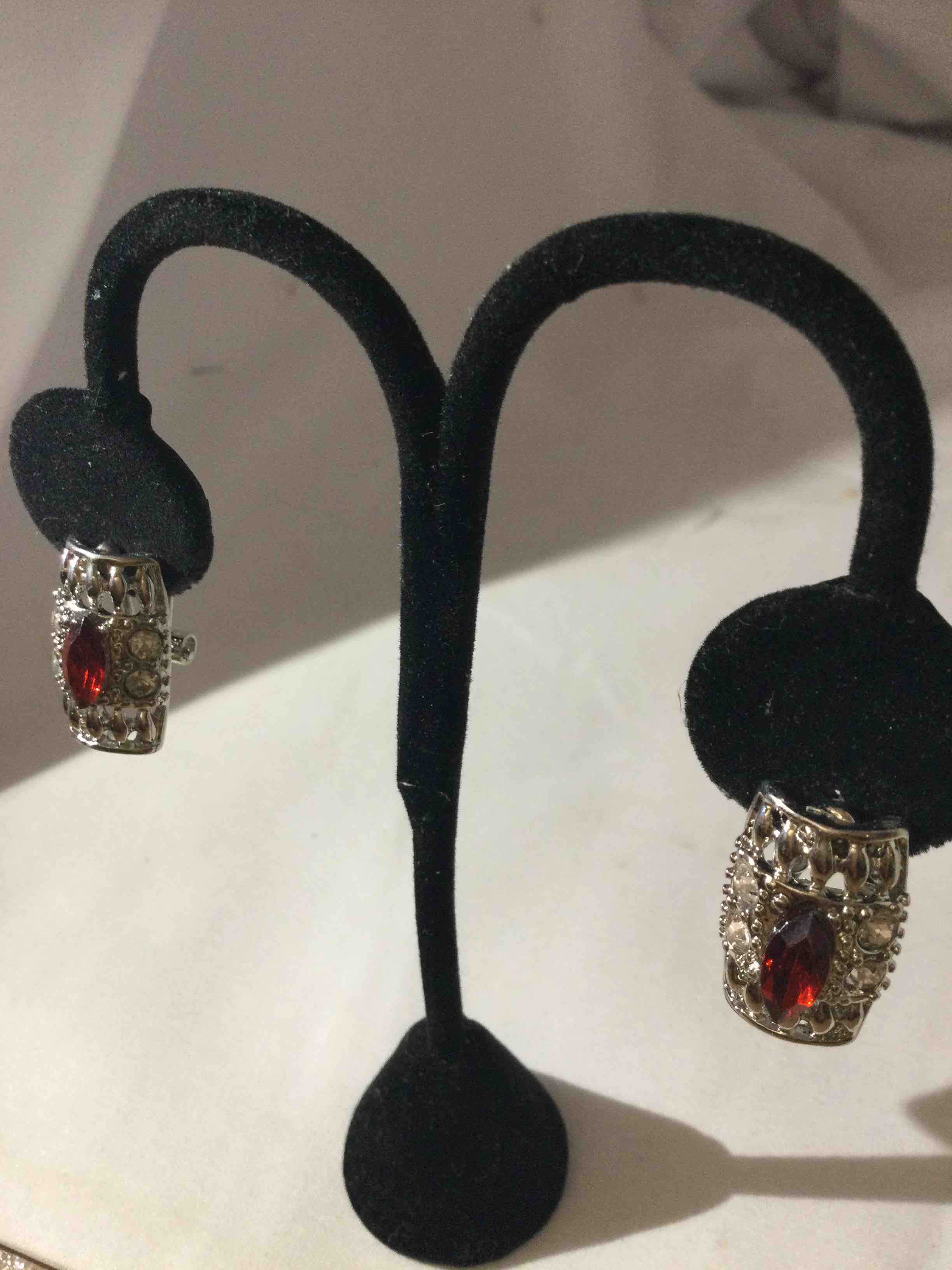 Condition photo showing New/Like New for ruby earrings 