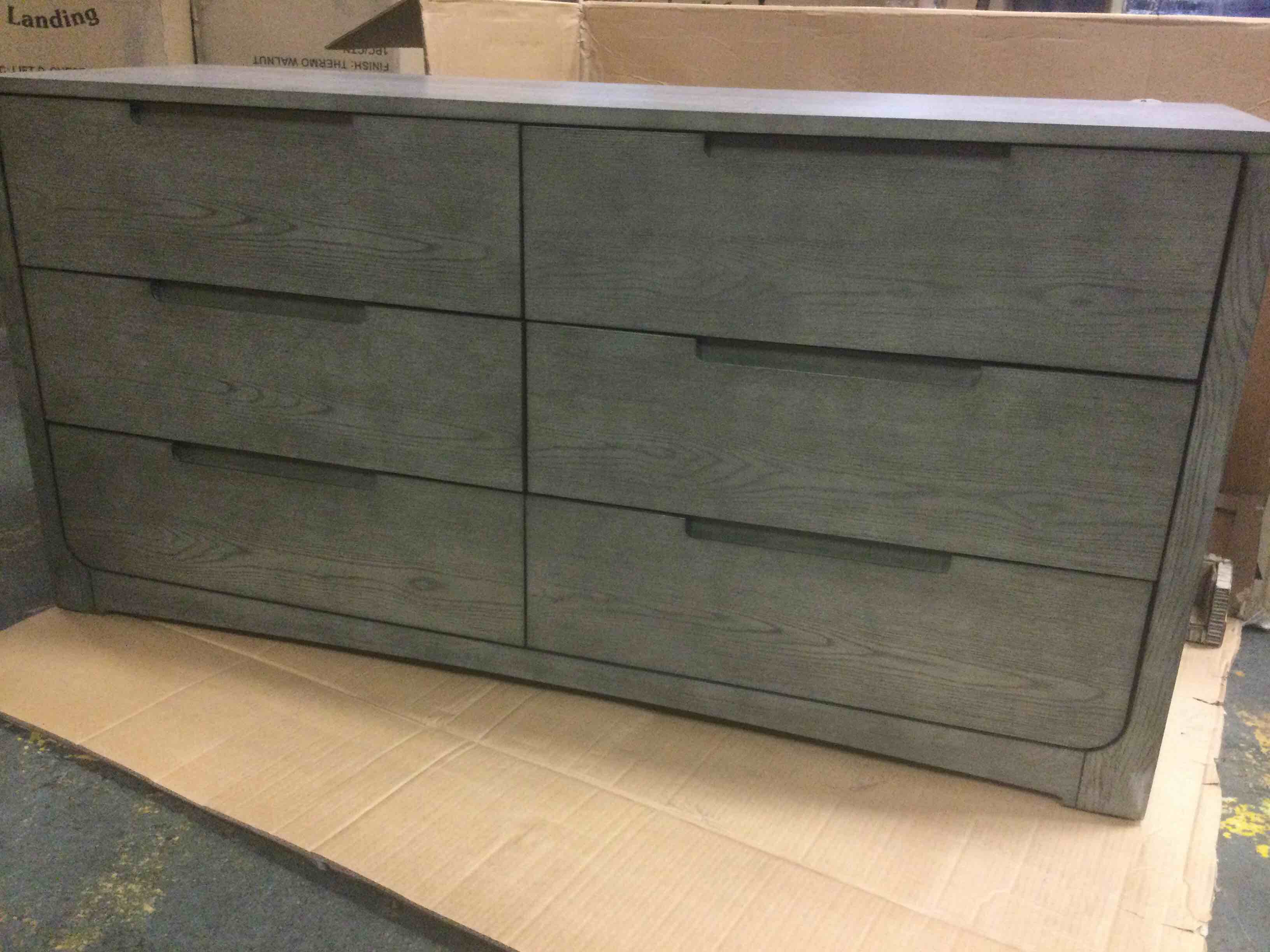 6 Drawer Chest. Finish: Carter Oak. Pull: Integrated   