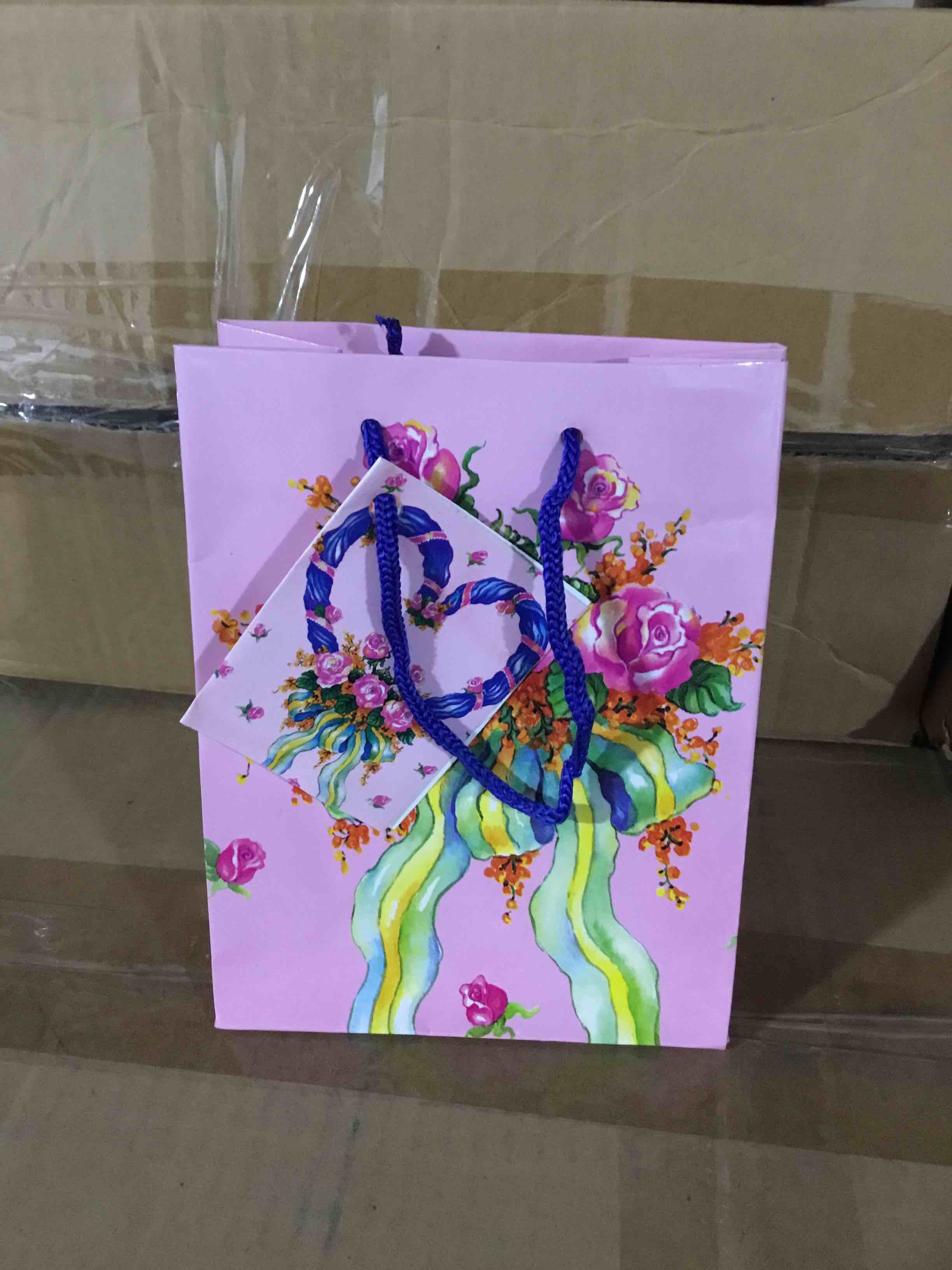 Box of 300 Small Gift Bags with Floral design 